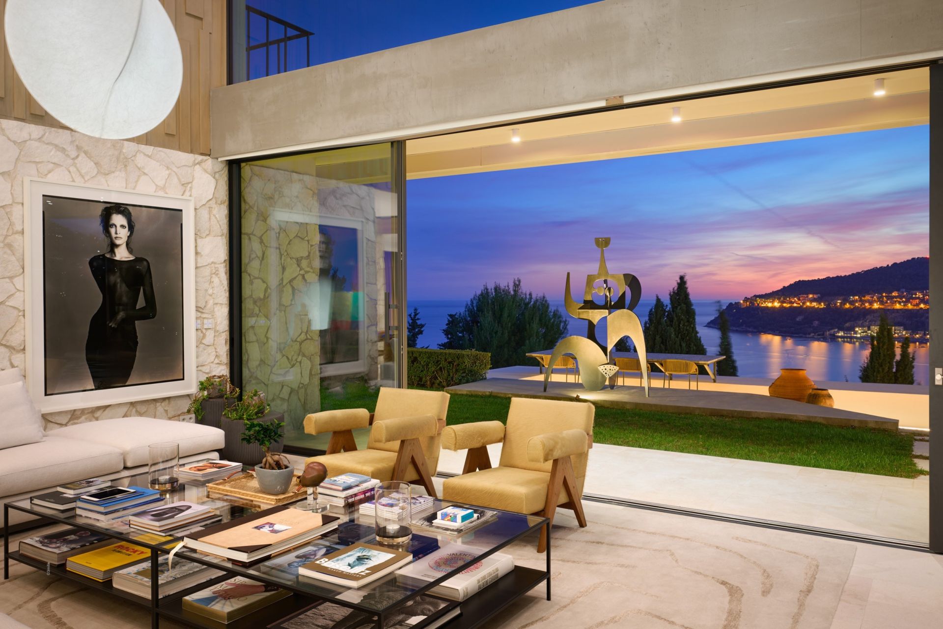 villa 10 Rooms for sale on VILLEFRANCHE SUR MER (06230)