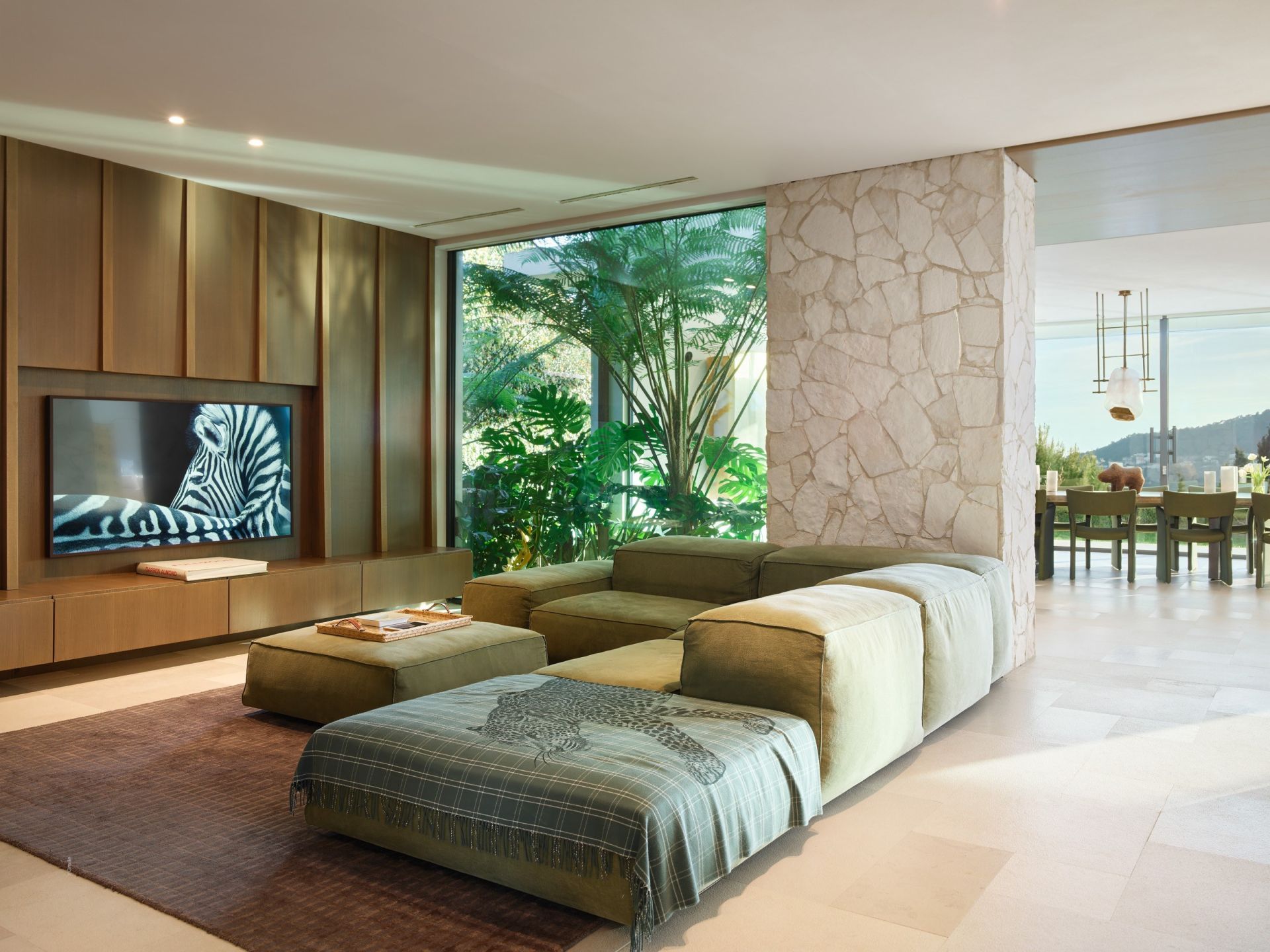 villa 10 Rooms for sale on VILLEFRANCHE SUR MER (06230)