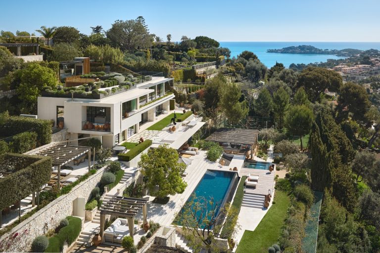 villa 10 Rooms for sale on VILLEFRANCHE SUR MER (06230)