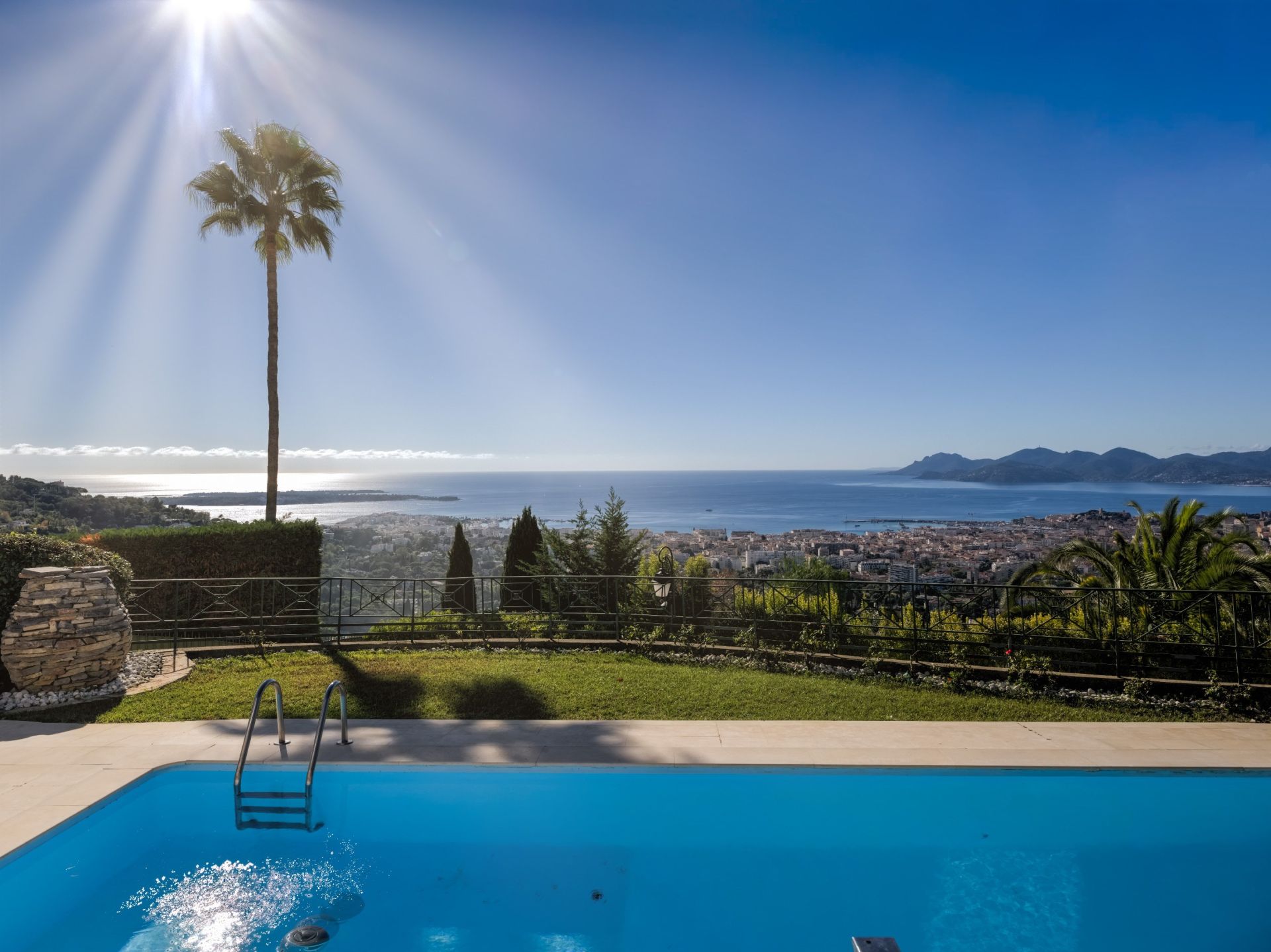 villa 7 Pièces en vente sur CANNES (06400)
