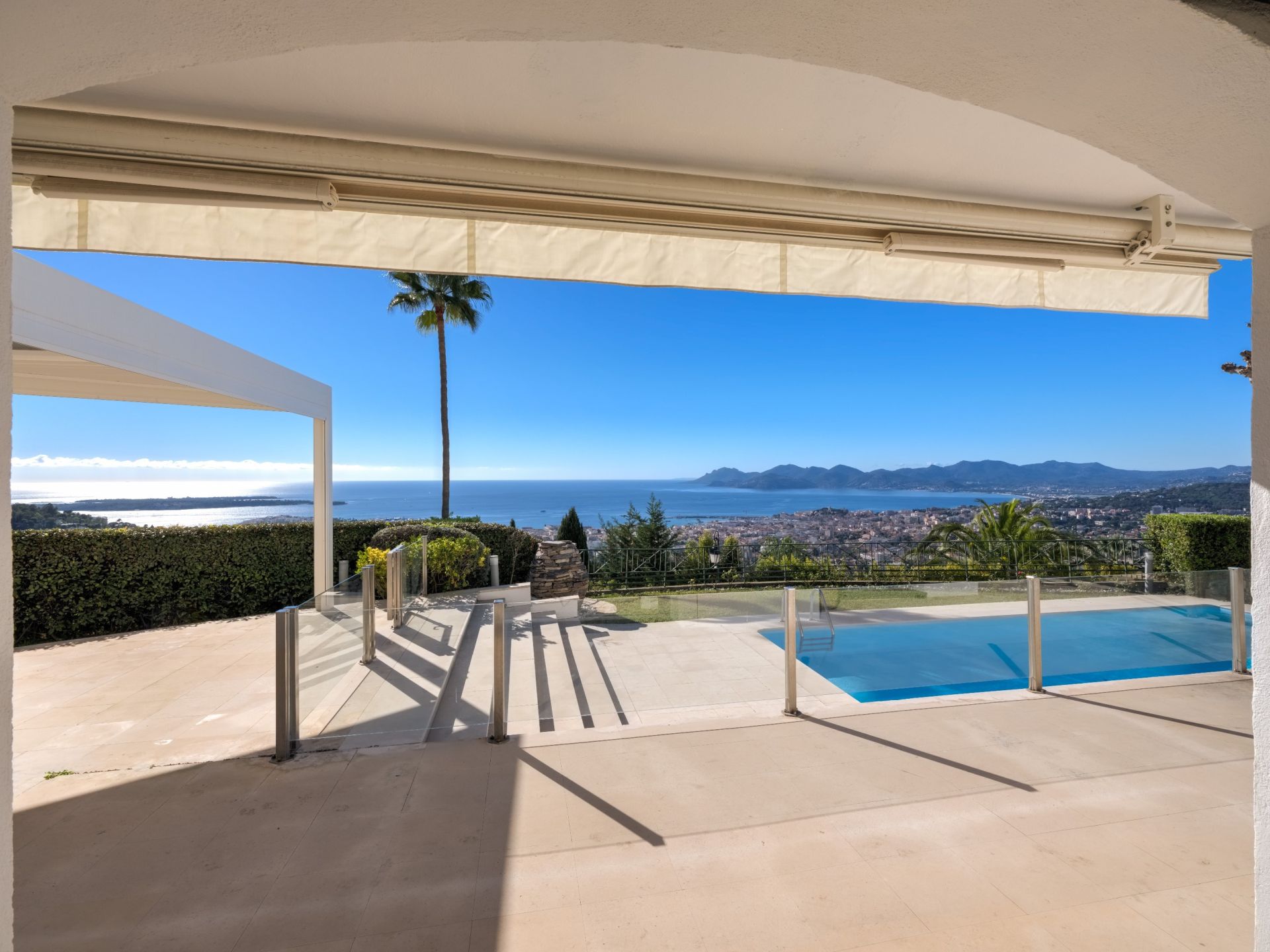 villa 7 Pièces en vente sur CANNES (06400)