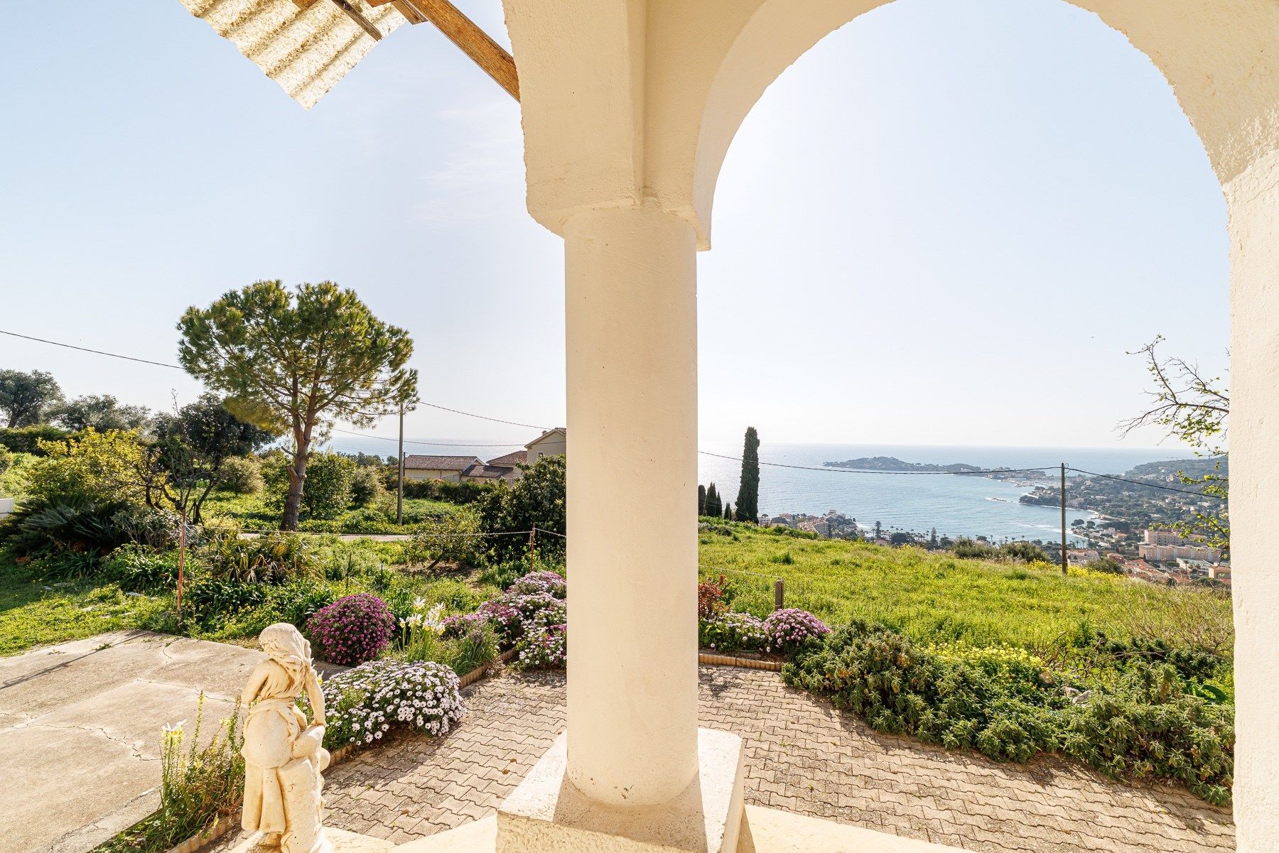 property 5 Rooms for sale on VILLEFRANCHE SUR MER (06230)