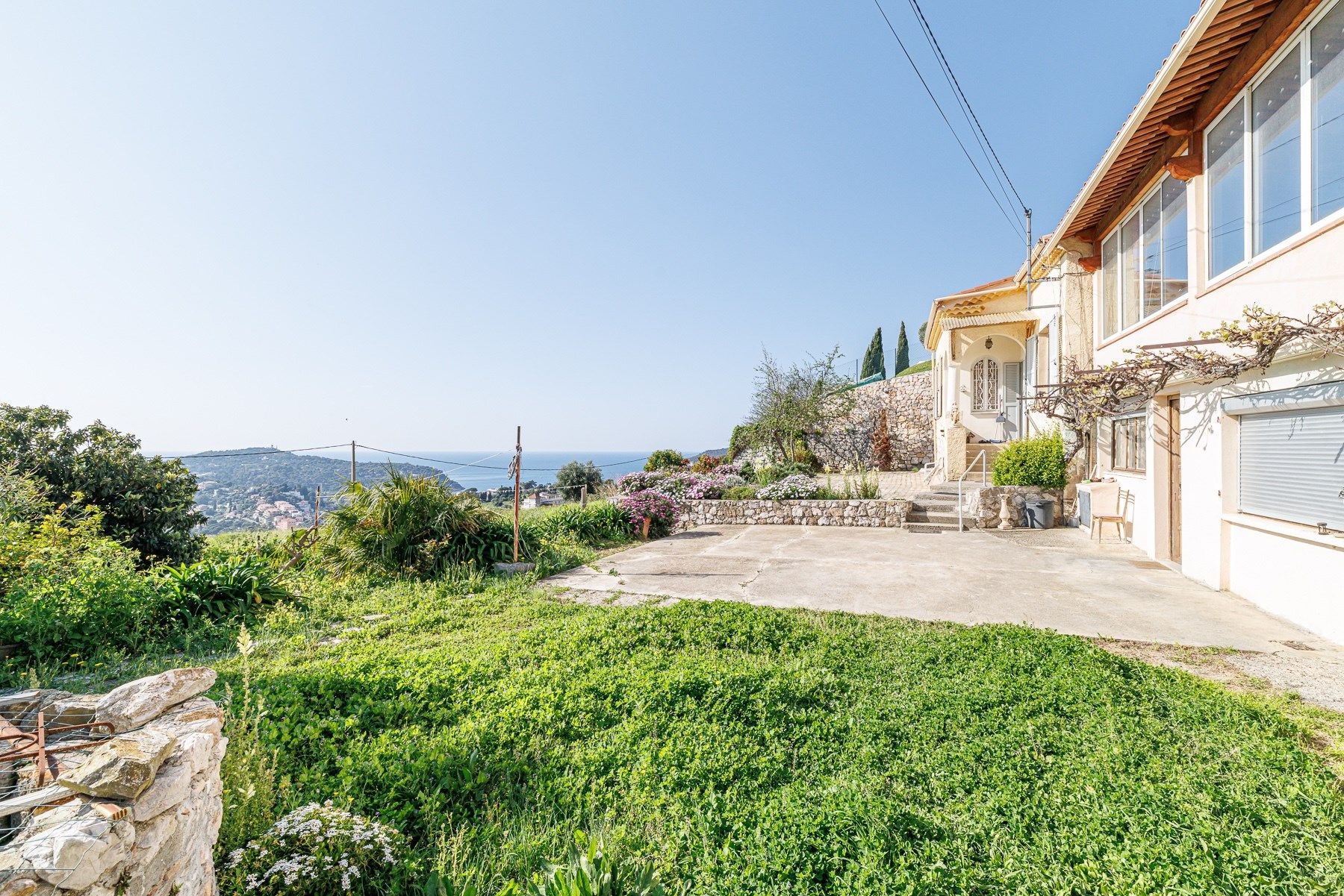 property 5 Rooms for sale on VILLEFRANCHE SUR MER (06230)