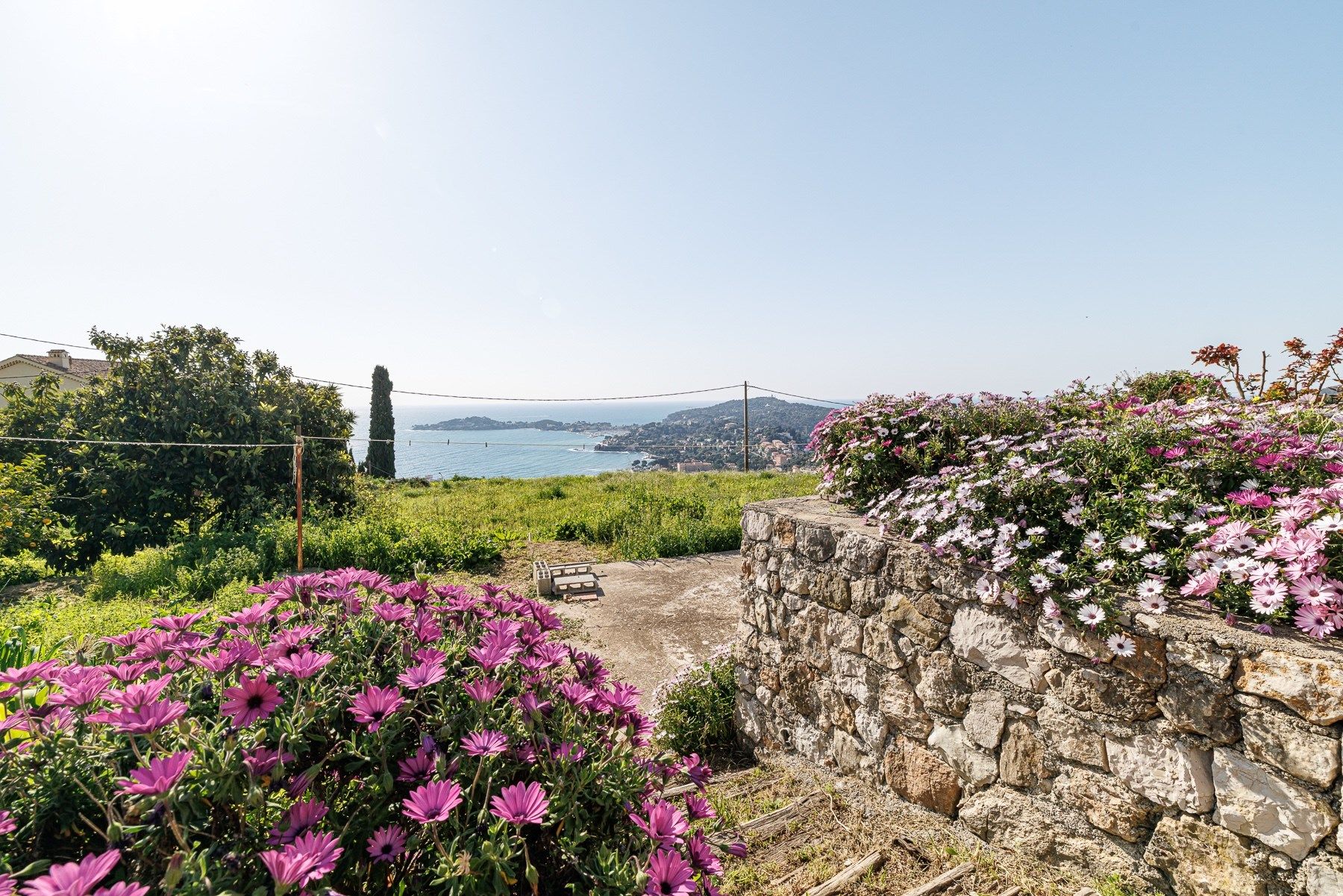 property 5 Rooms for sale on VILLEFRANCHE SUR MER (06230)