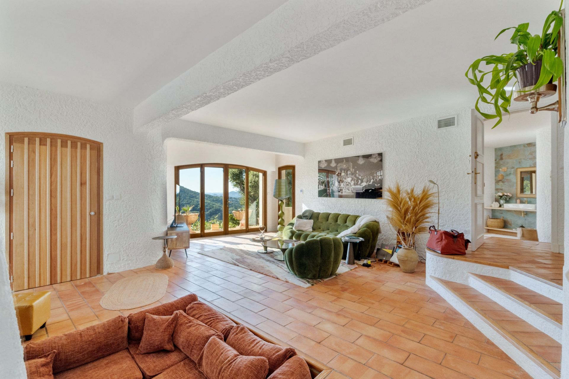 villa 8 Rooms for sale on LES ADRETS DE L ESTEREL (83600)