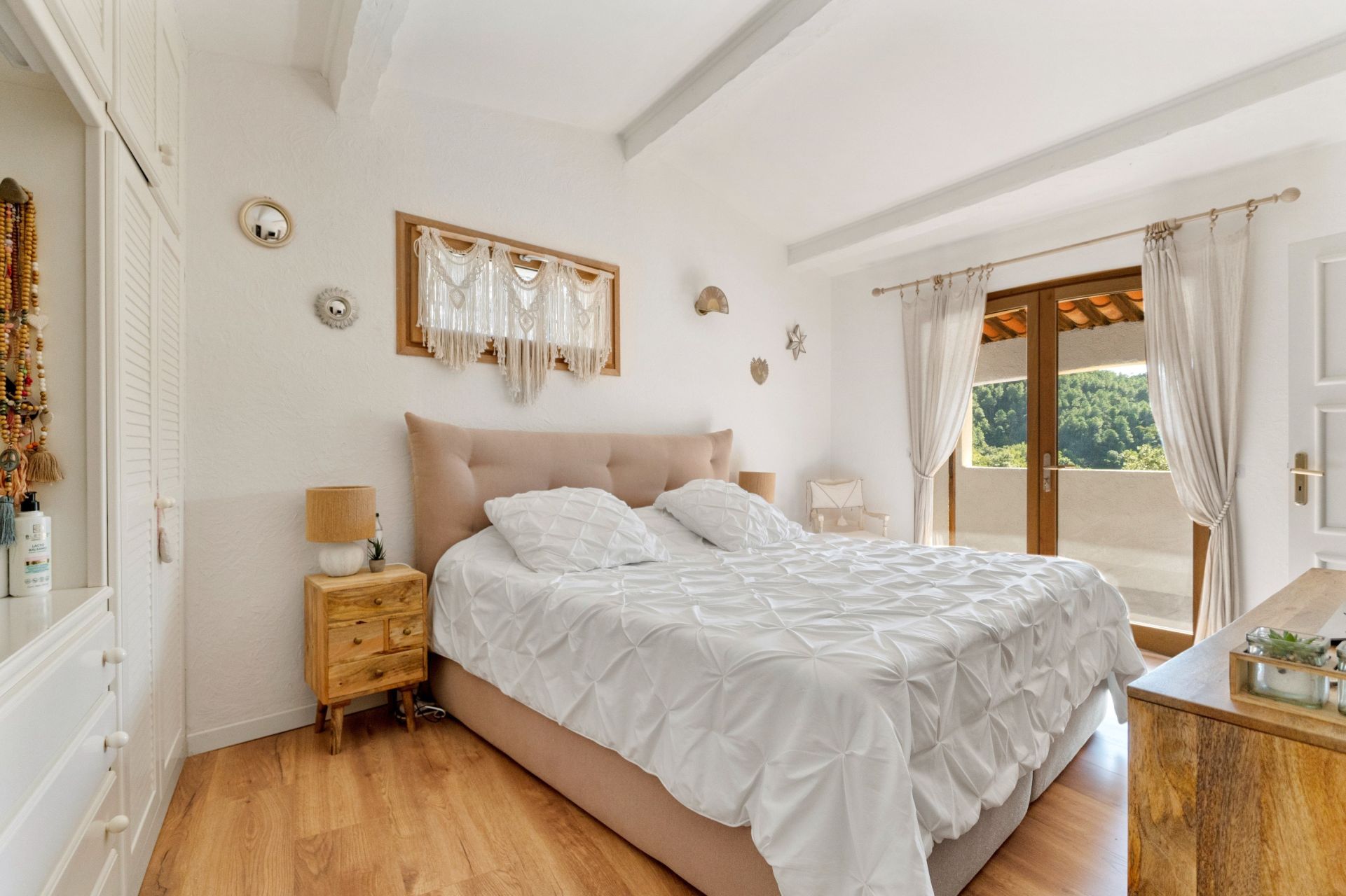 villa 8 Rooms for sale on LES ADRETS DE L ESTEREL (83600)