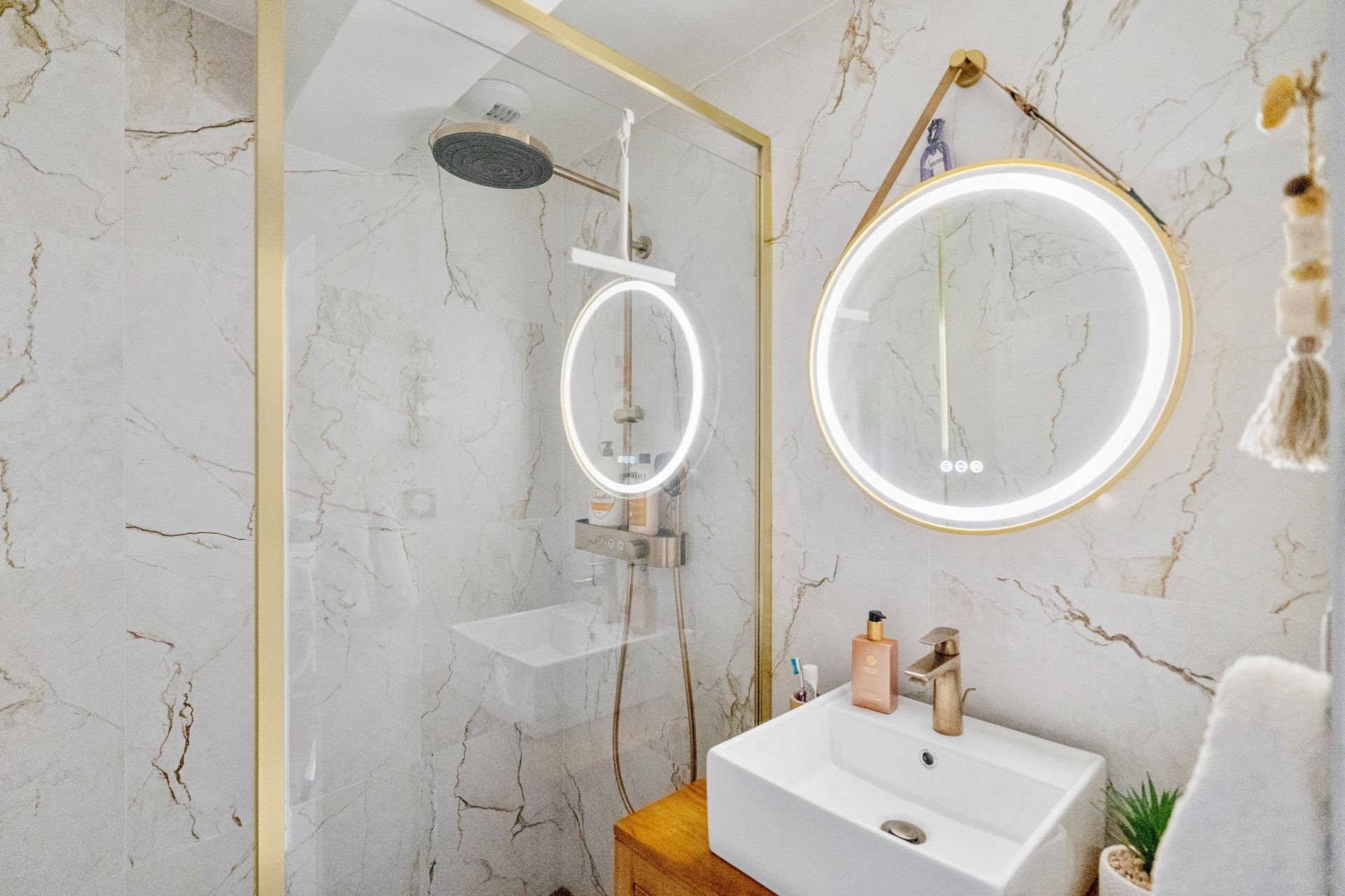 villa 8 Rooms for sale on LES ADRETS DE L ESTEREL (83600)