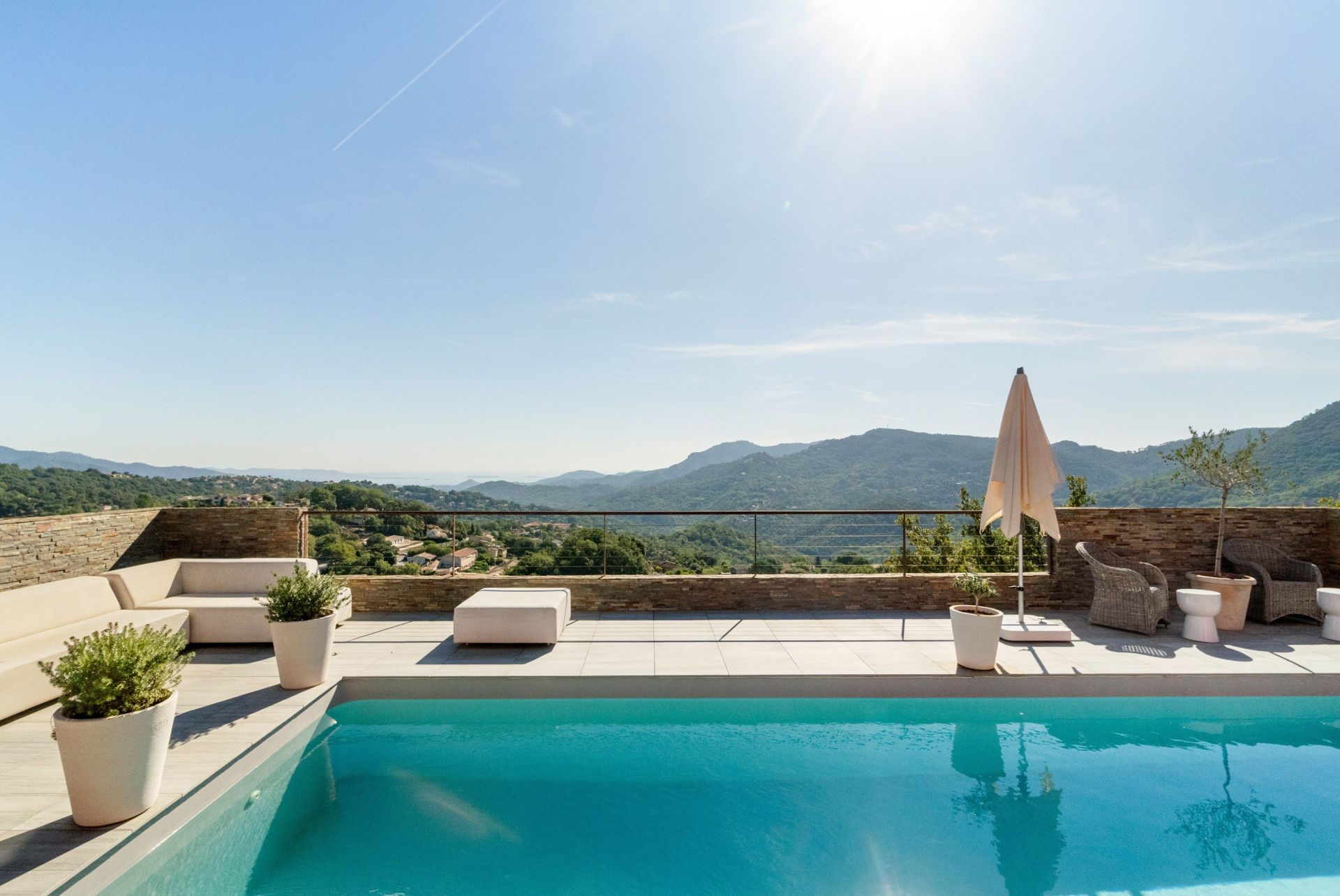 villa 5 Pièces en vente sur LES ADRETS DE L ESTEREL (83600)
