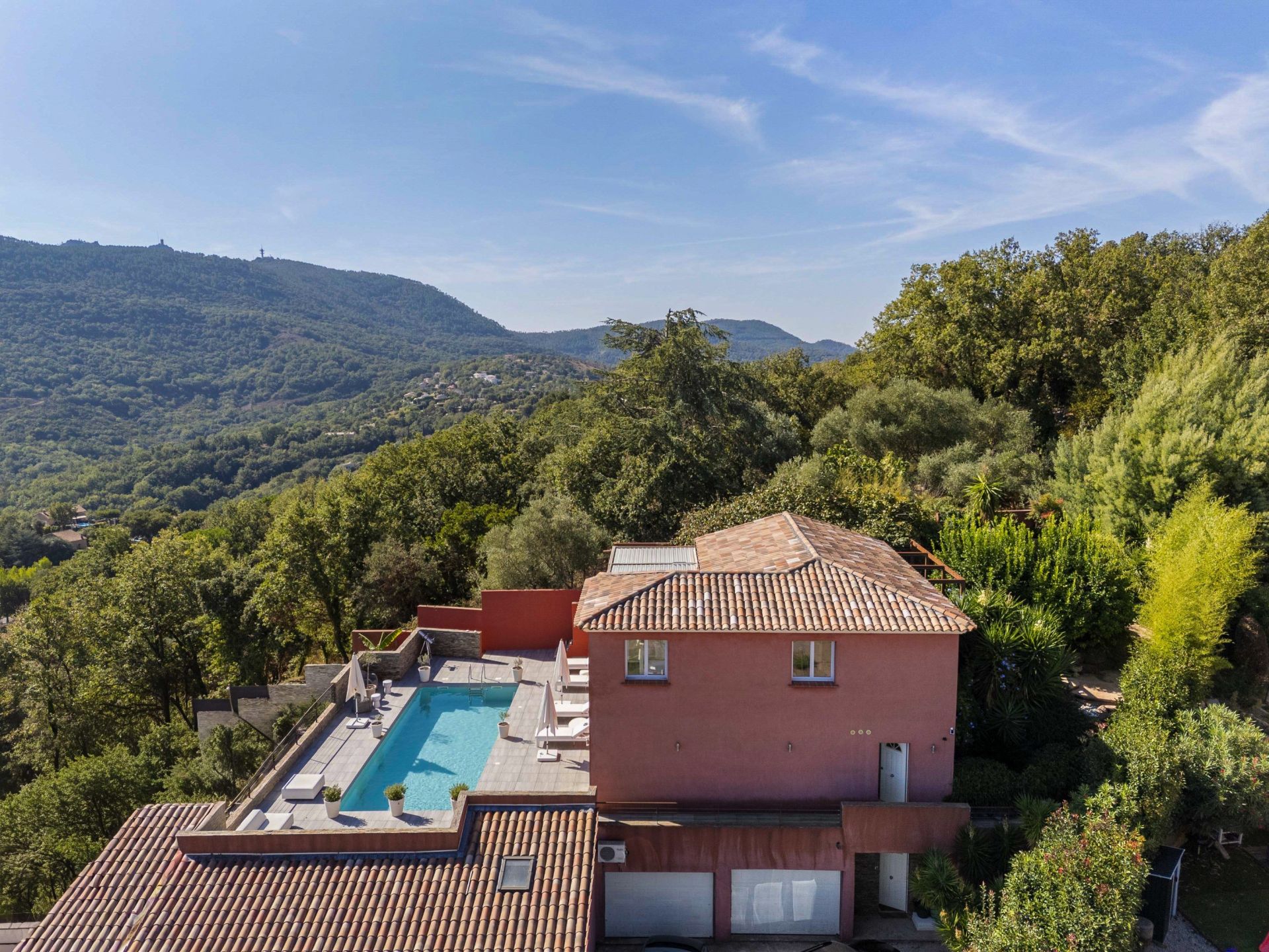 villa 5 Pièces en vente sur LES ADRETS DE L ESTEREL (83600)