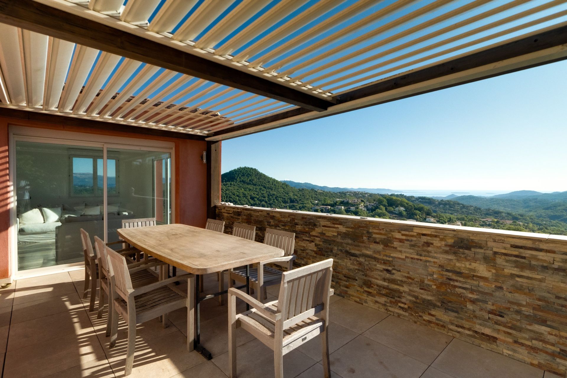 villa 5 Pièces en vente sur LES ADRETS DE L ESTEREL (83600)