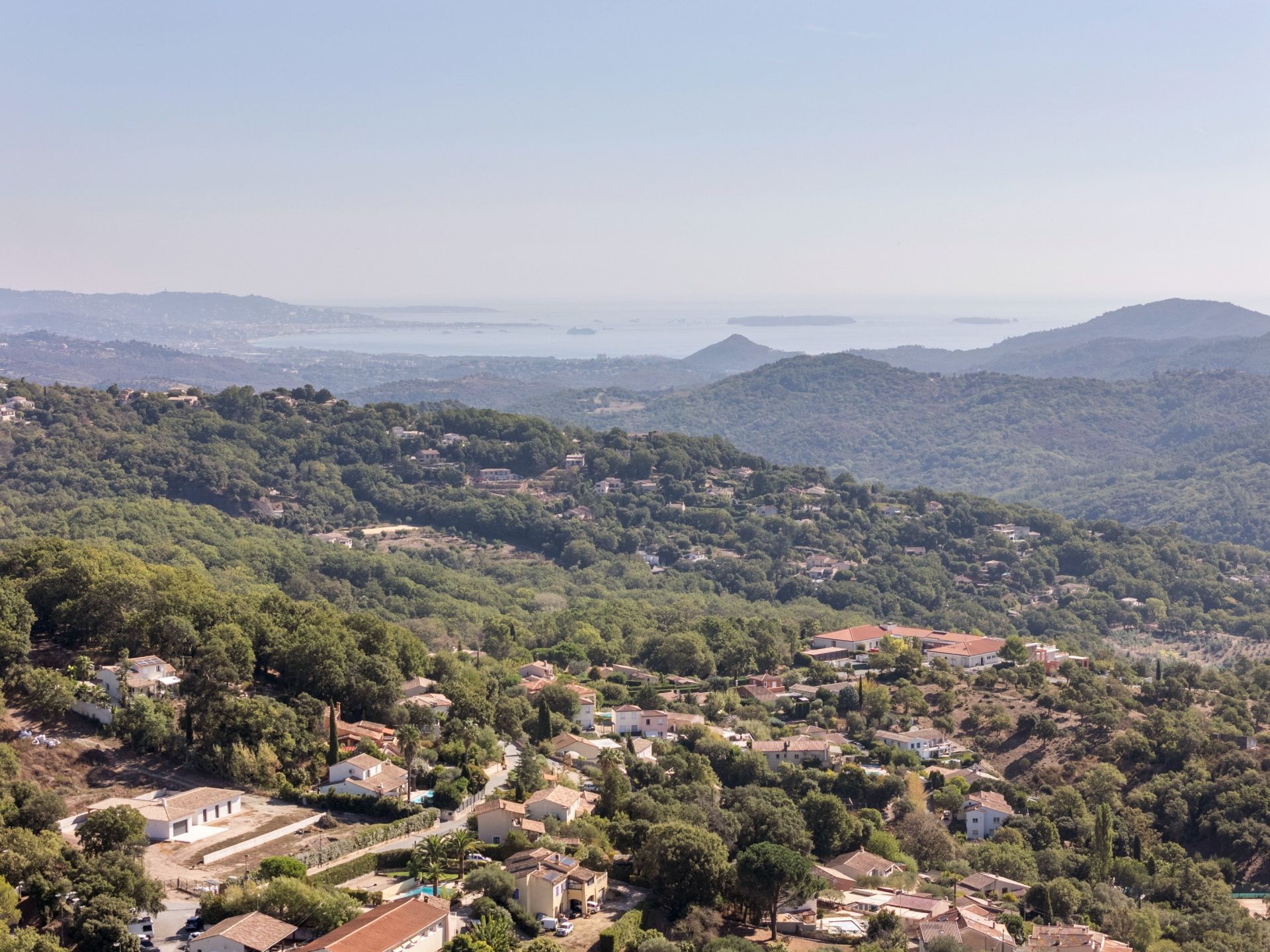 villa 5 Rooms for sale on LES ADRETS DE L ESTEREL (83600)