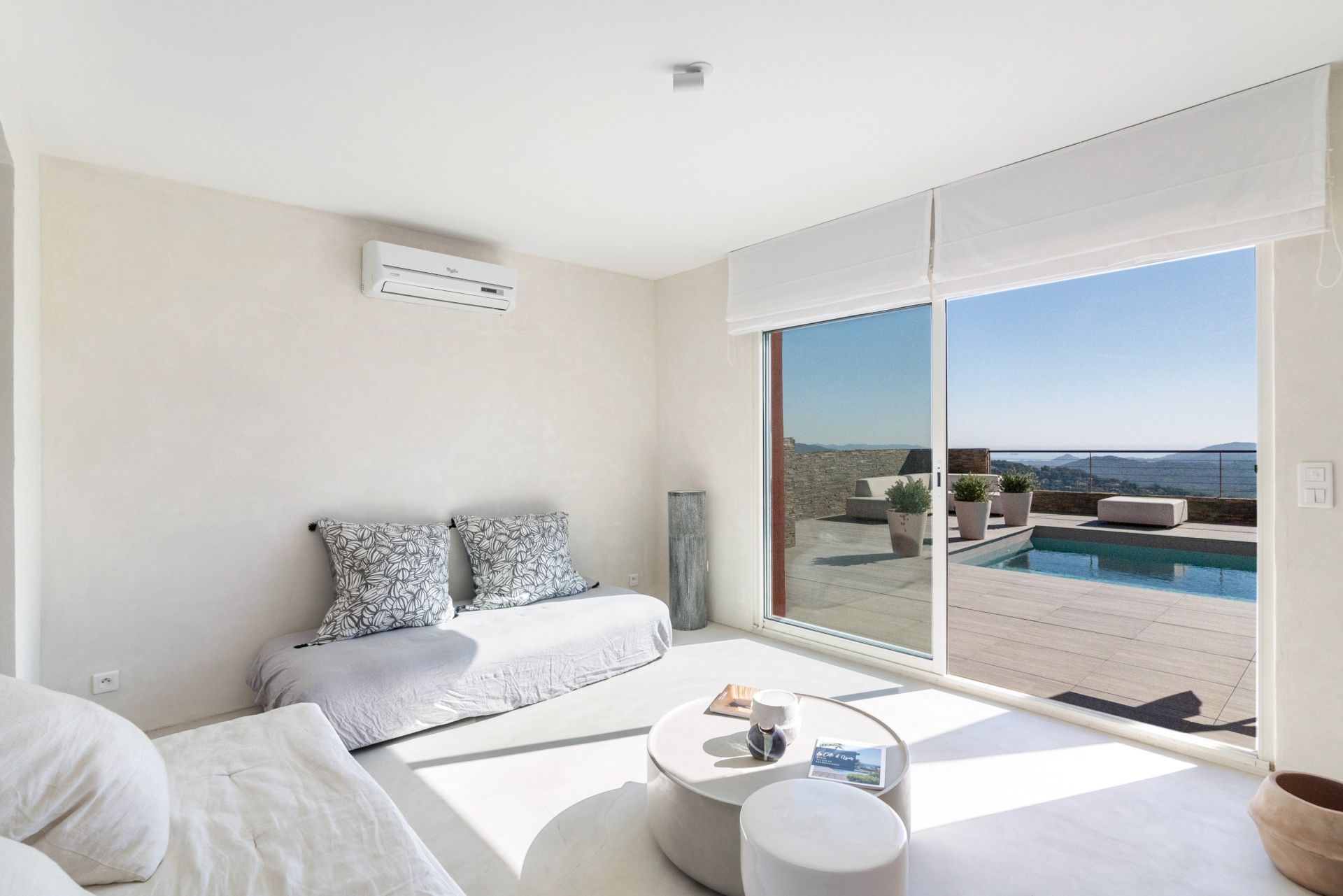 villa 5 Rooms for sale on LES ADRETS DE L ESTEREL (83600)