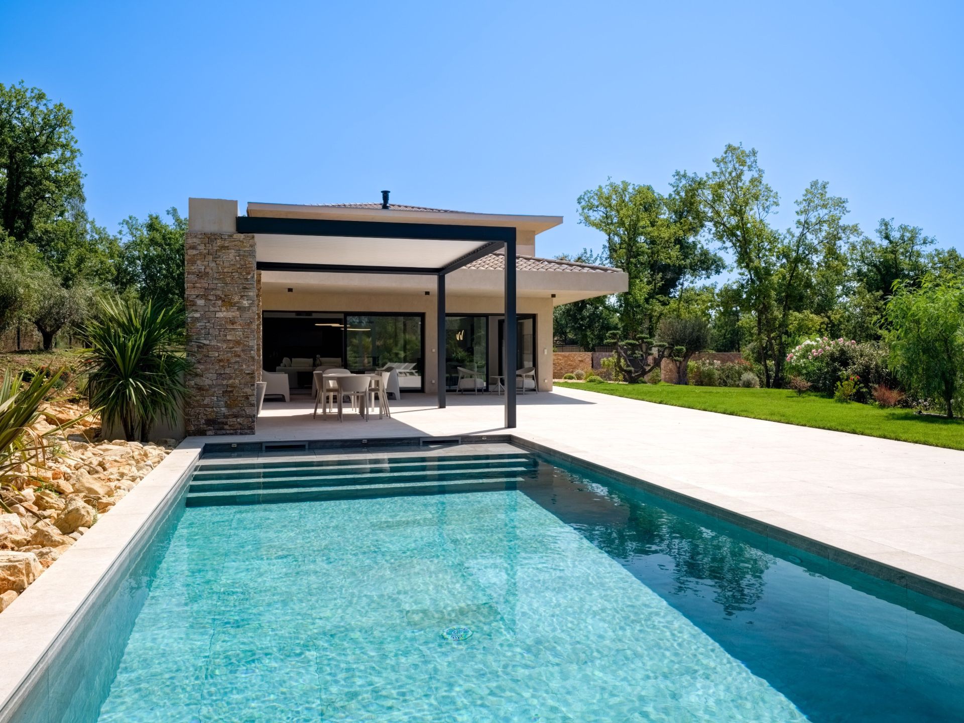 villa 5 Pièces en vente sur TOURRETTES (83440)
