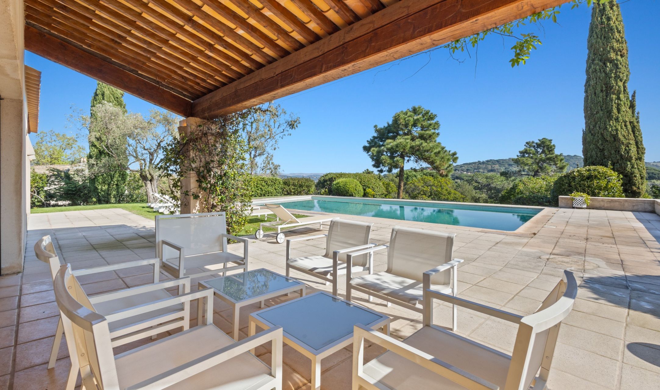 villa 6 Rooms for sale on RAMATUELLE (83350)