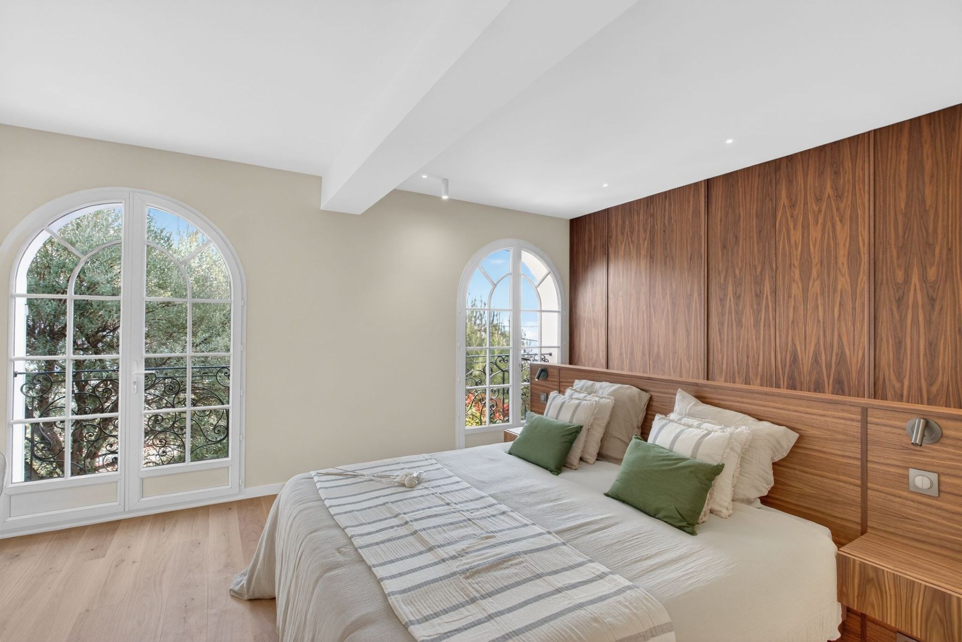 mansion 9 Rooms for sale on ROQUEBRUNE CAP MARTIN (06190)