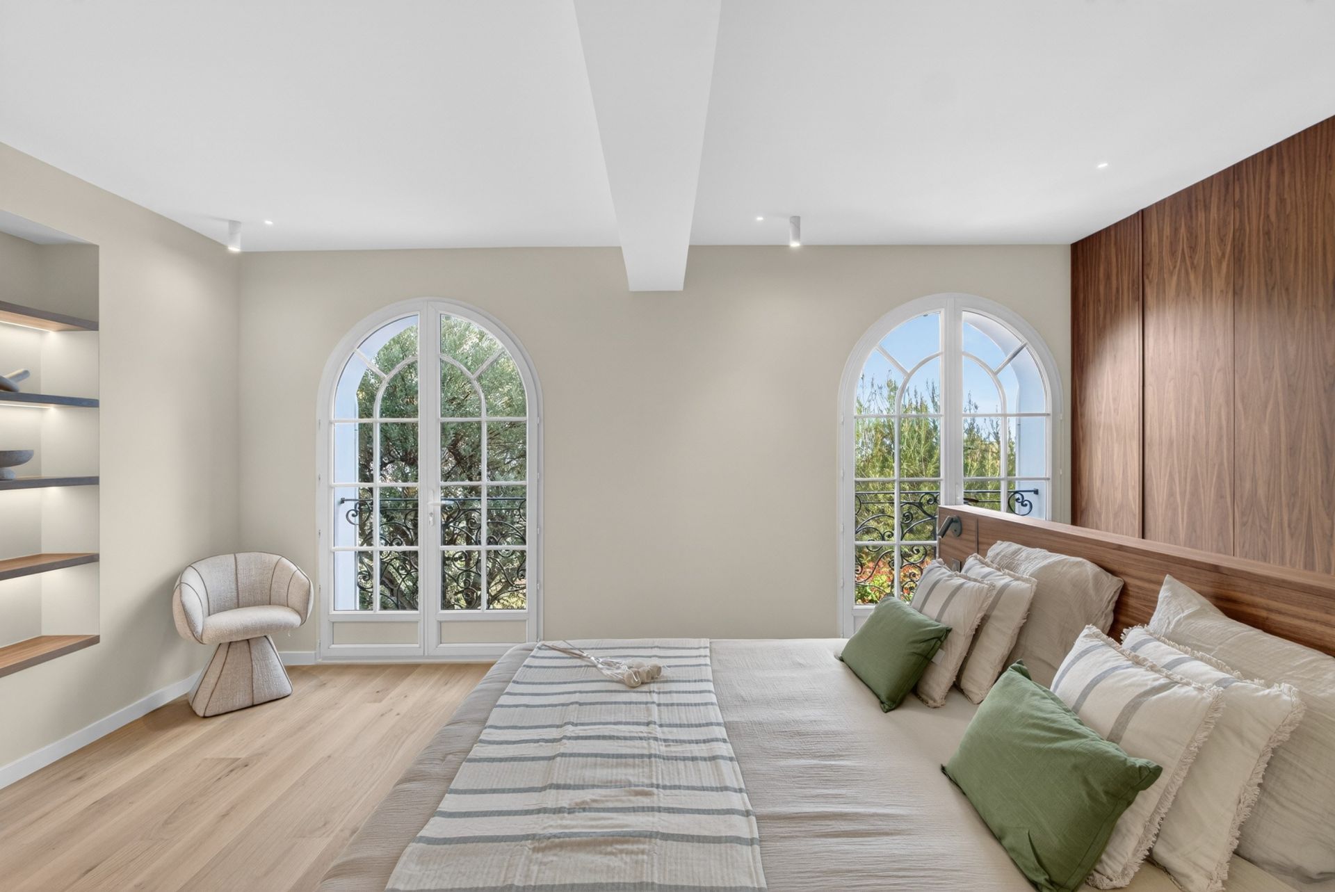 mansion 9 Rooms for sale on ROQUEBRUNE CAP MARTIN (06190)