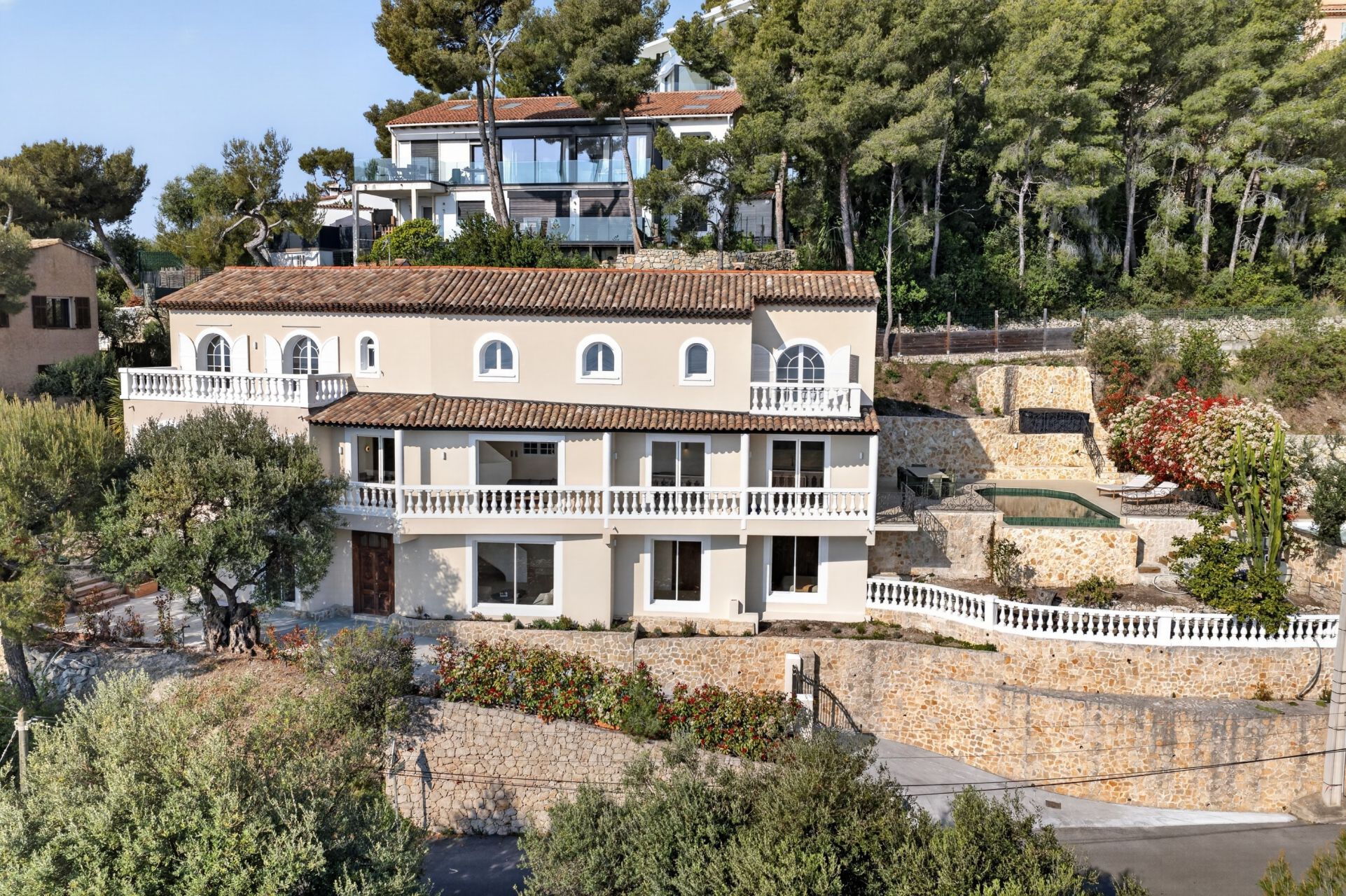 mansion 9 Rooms for sale on ROQUEBRUNE CAP MARTIN (06190)