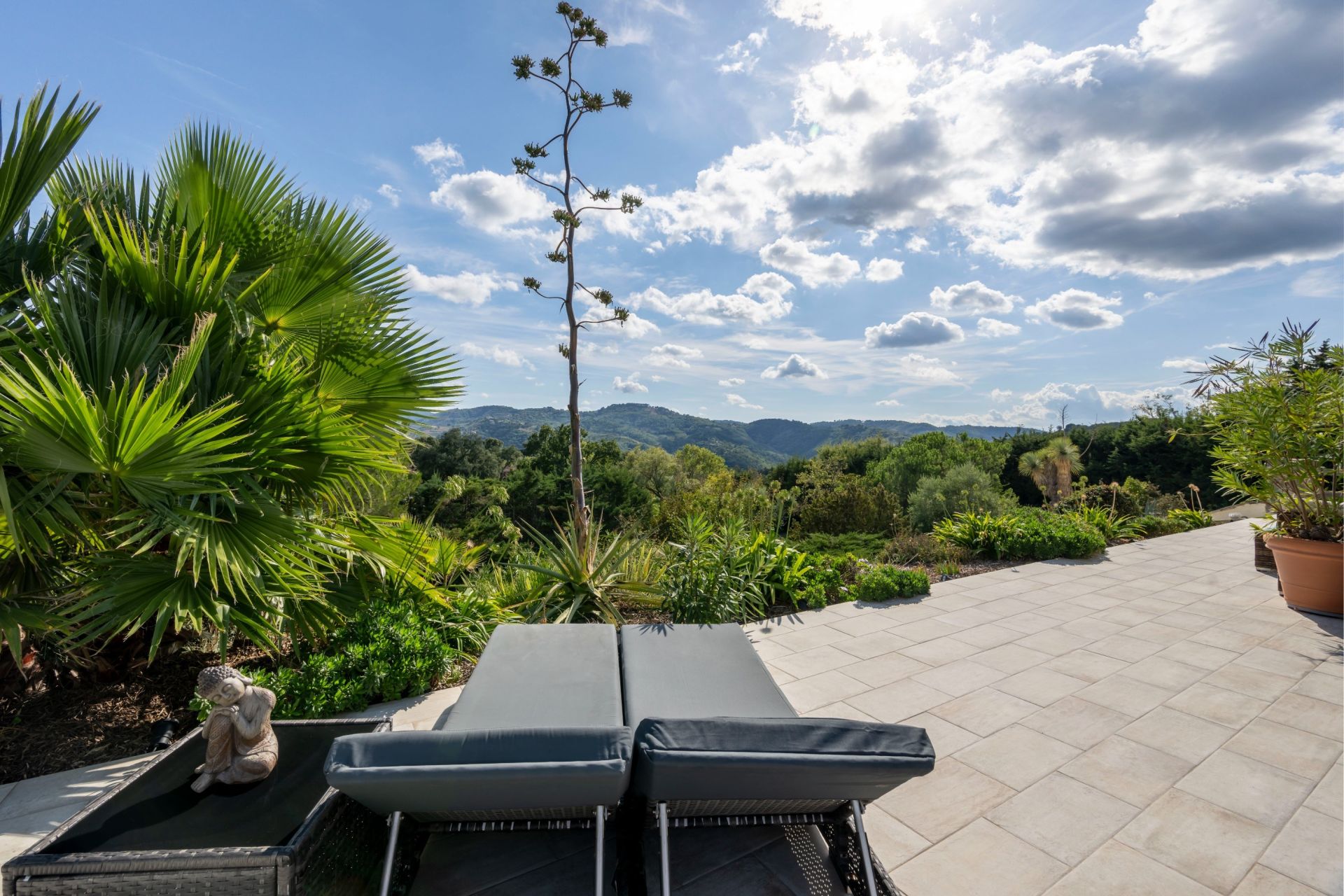 villa 10 Rooms for sale on PEYMEINADE (06530)