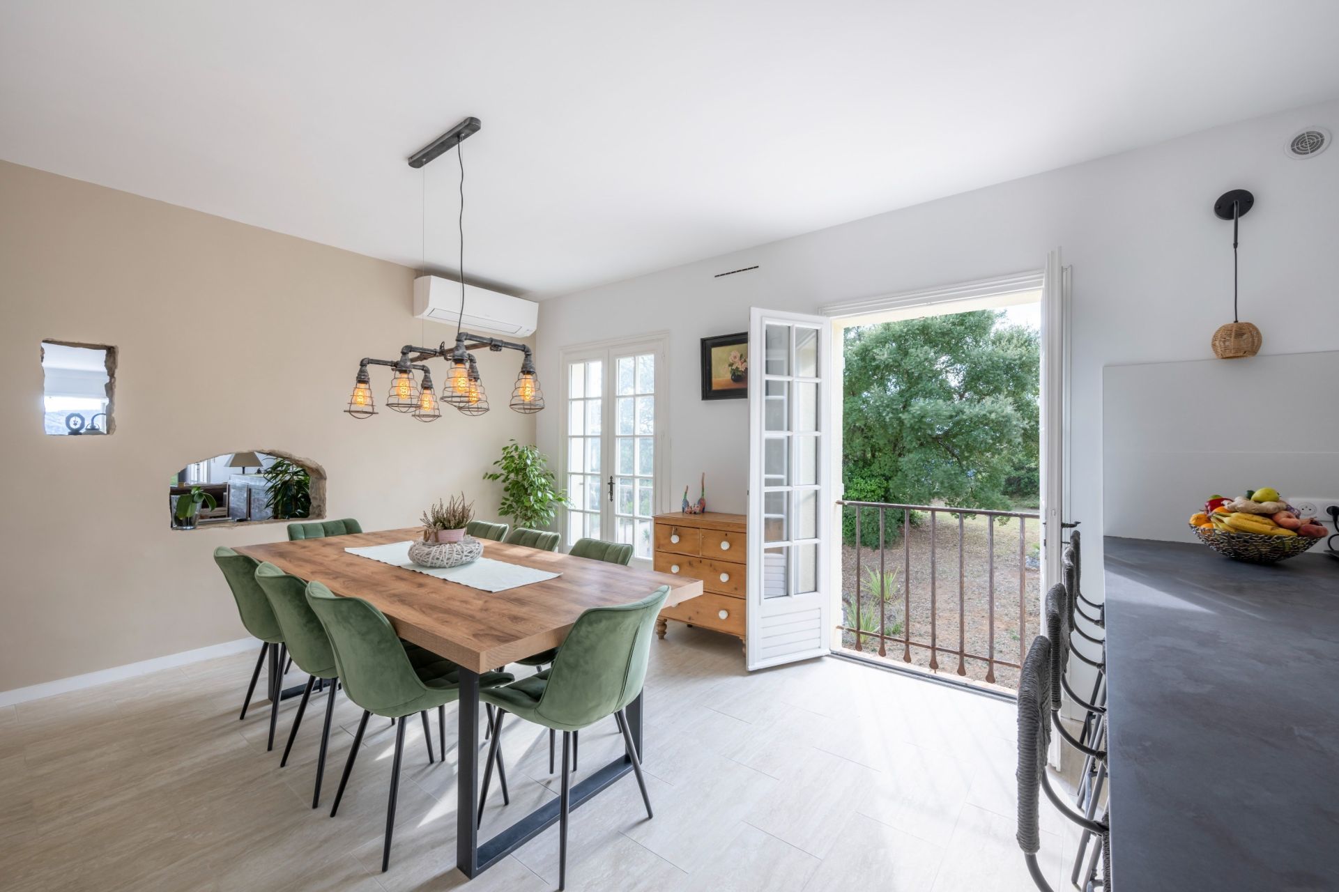 villa 10 Rooms for sale on PEYMEINADE (06530)