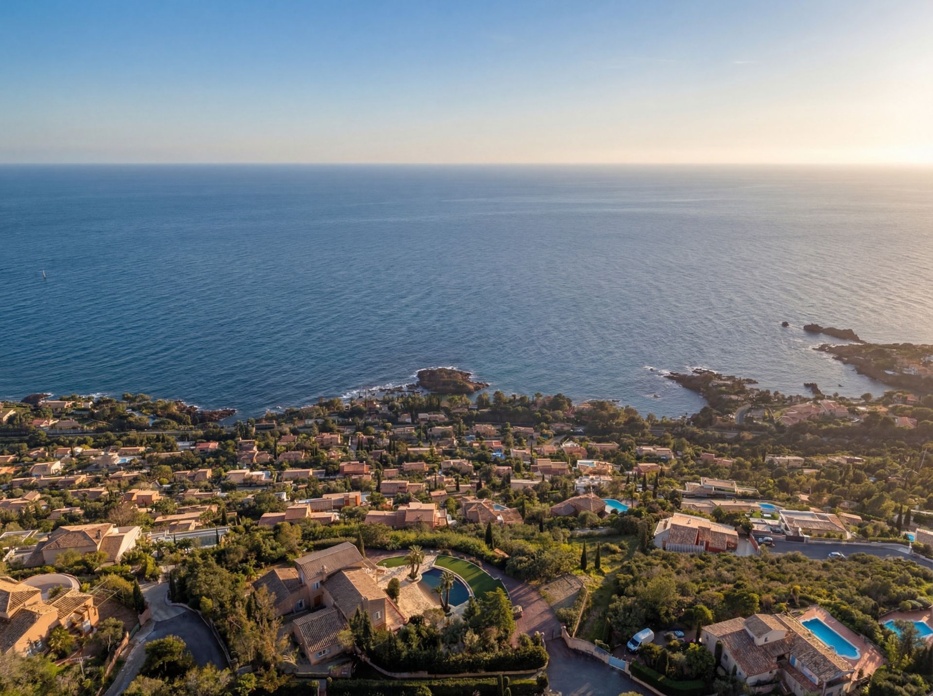 bastide 7 Rooms for sale on ST RAPHAEL (83700)