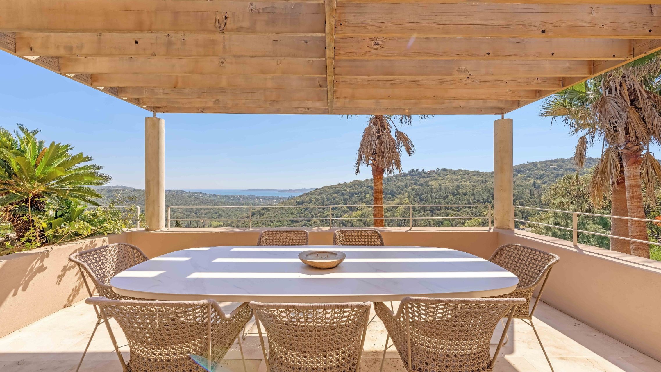 villa 8 Rooms for sale on GRIMAUD (83310)