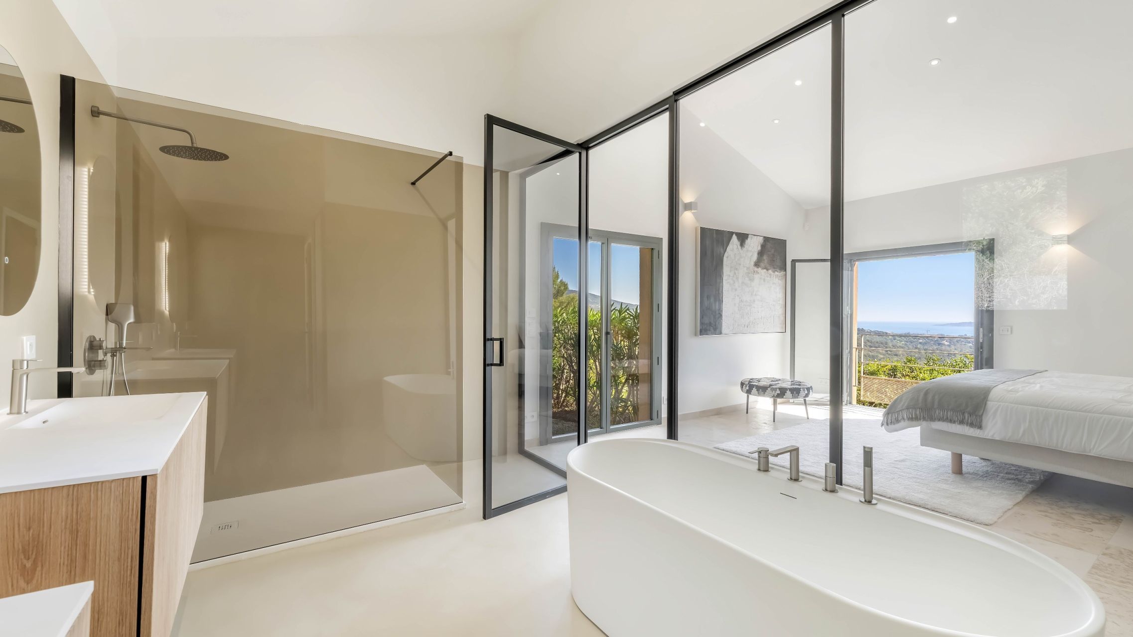 villa 8 Rooms for sale on GRIMAUD (83310)