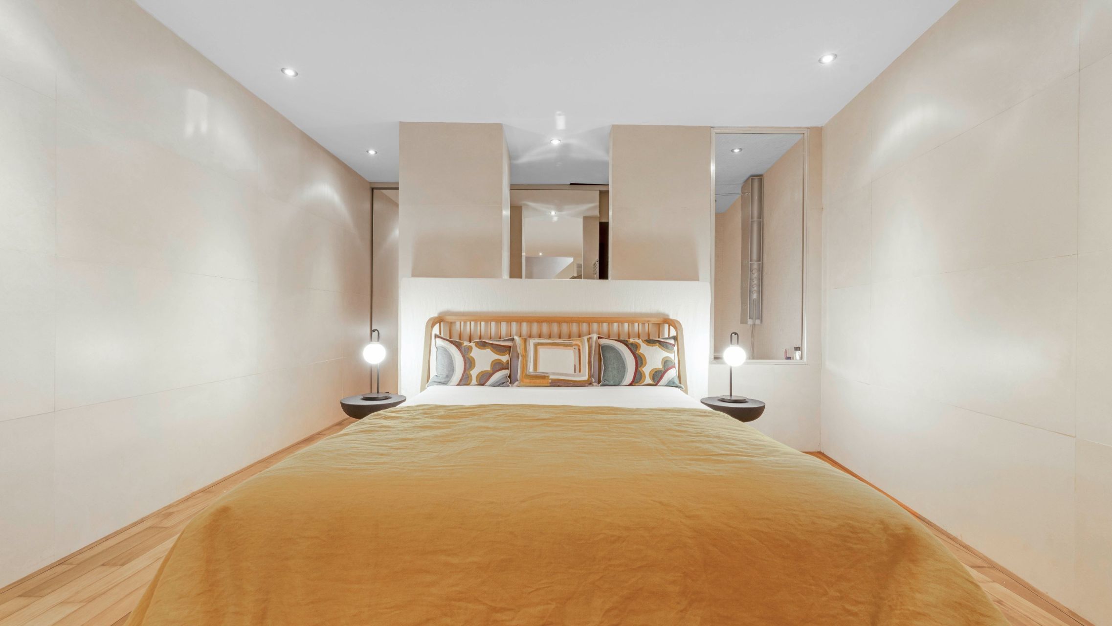 contemporary house 4 Rooms for sale on ST TROPEZ (83990)