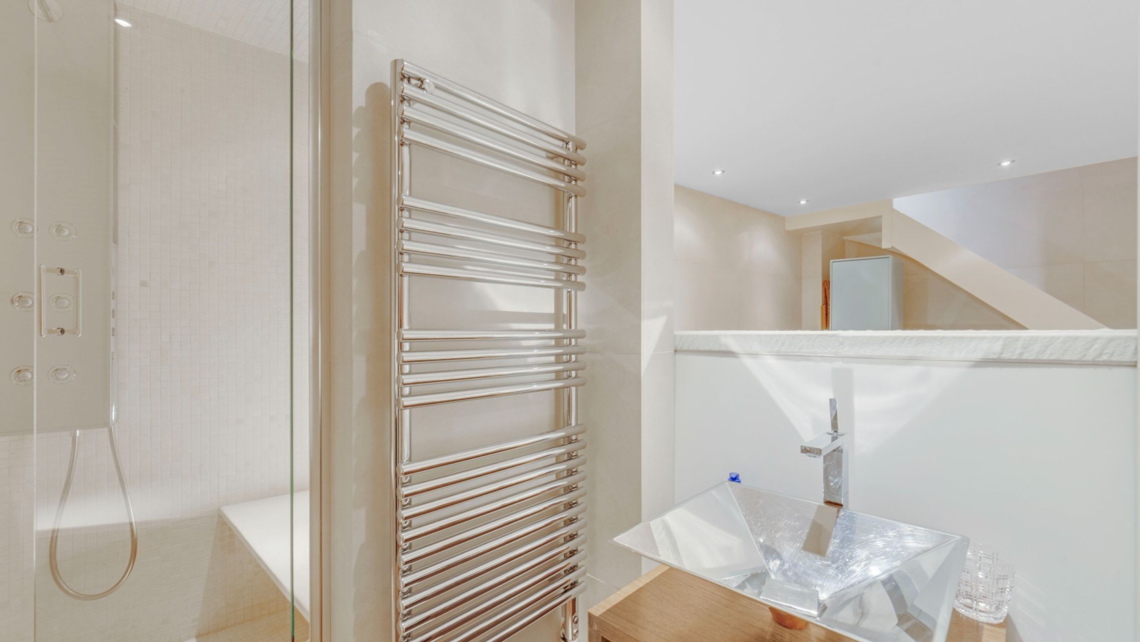 contemporary house 4 Rooms for sale on ST TROPEZ (83990)