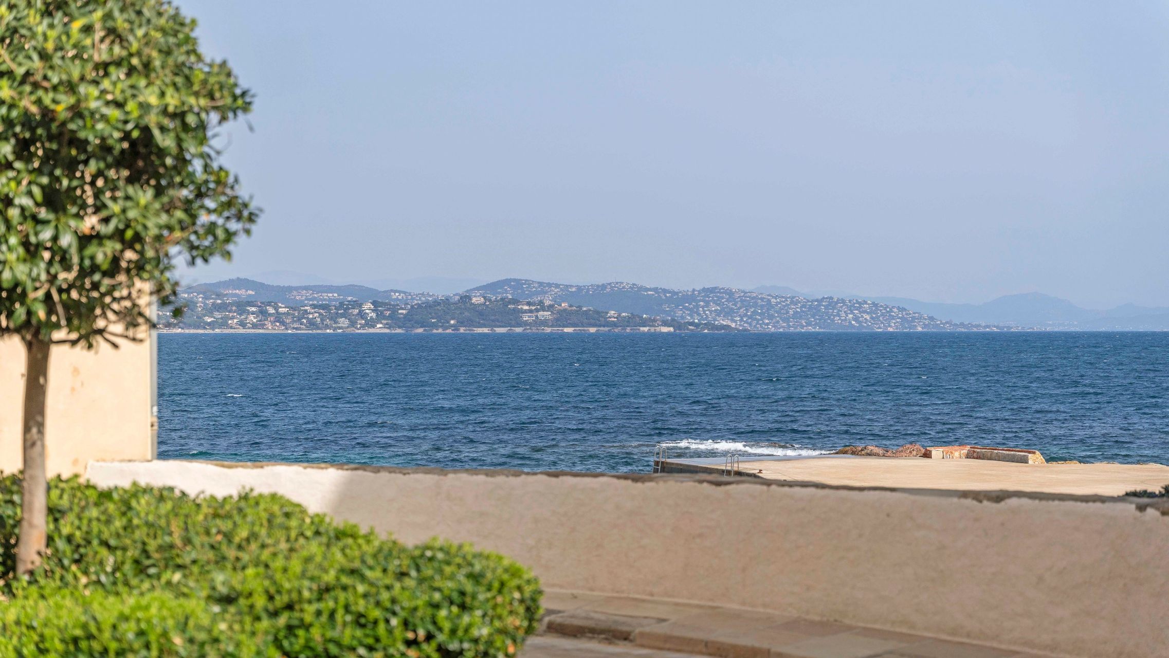 contemporary house 4 Rooms for sale on ST TROPEZ (83990)