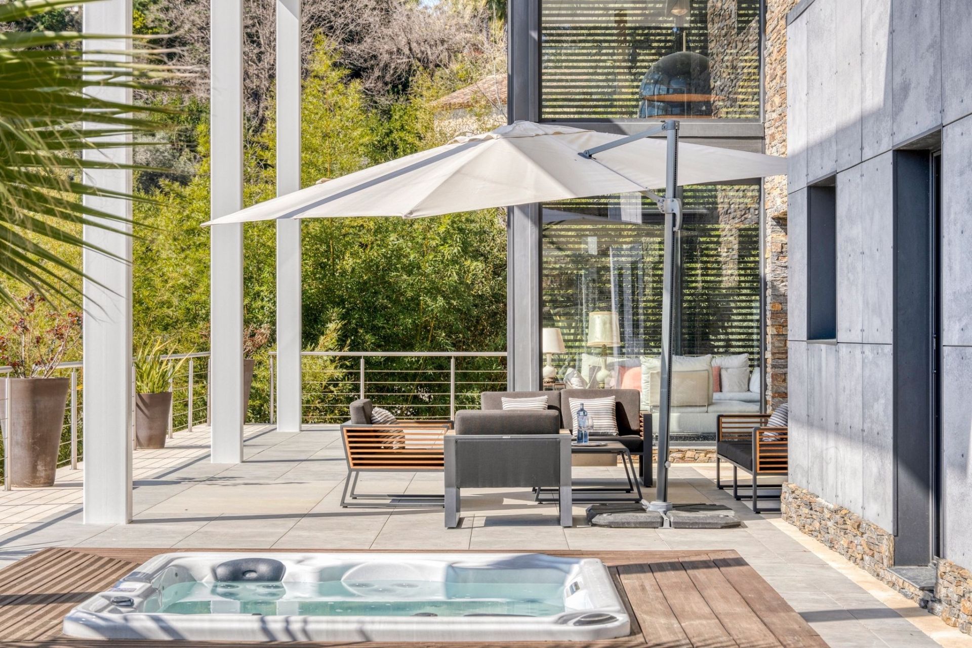 contemporary house 6 Rooms for sale on MOUGINS (06250)