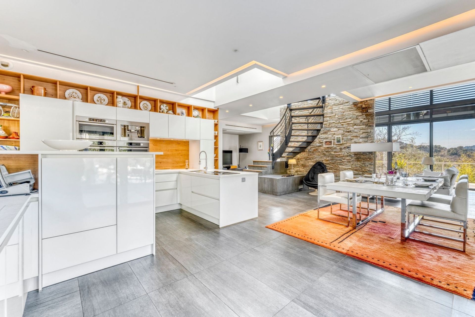 contemporary house 6 Rooms for sale on MOUGINS (06250)