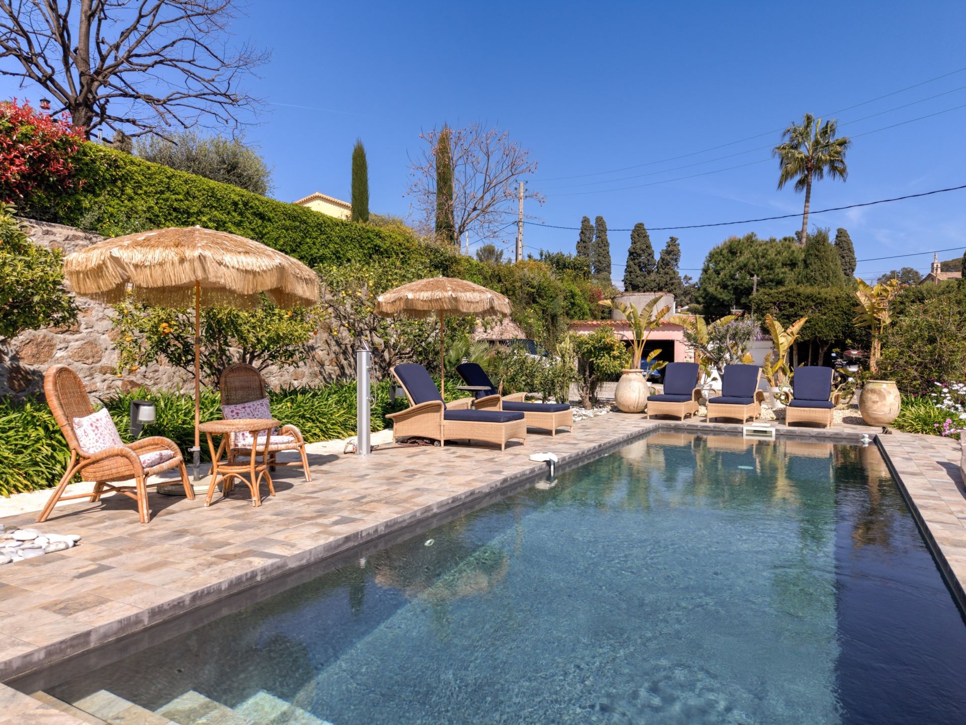 villa 5 Rooms for sale on LE GOLFE JUAN (06220)