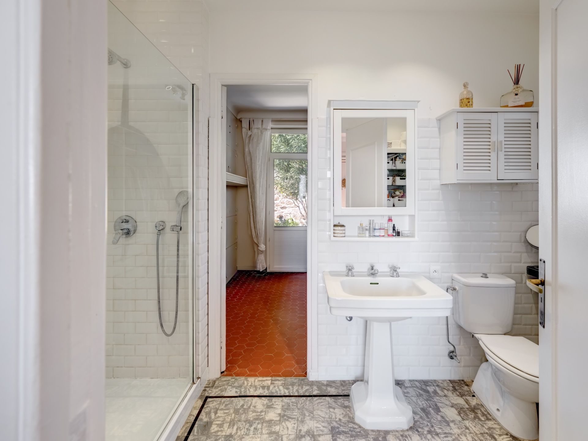 villa 5 Rooms for sale on LE GOLFE JUAN (06220)