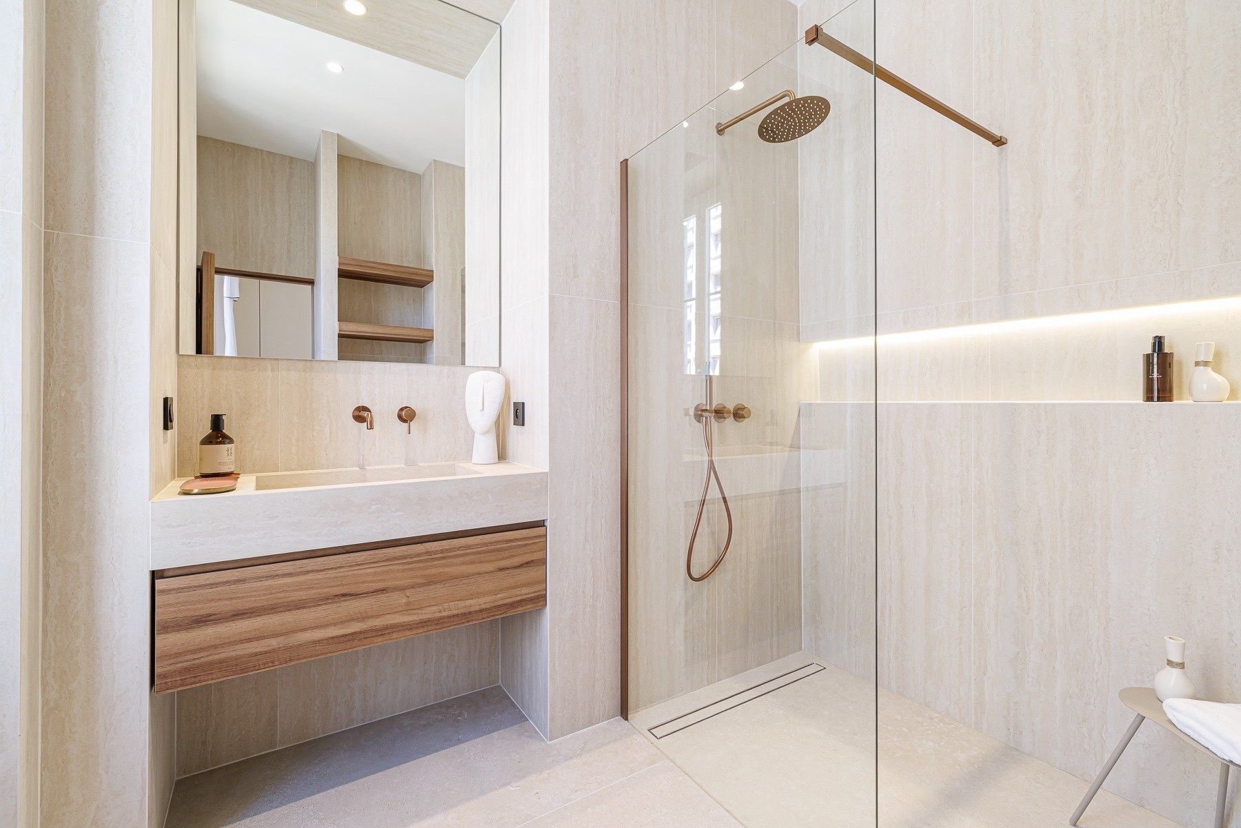 apartment 4 Rooms for sale on NICE (06000)