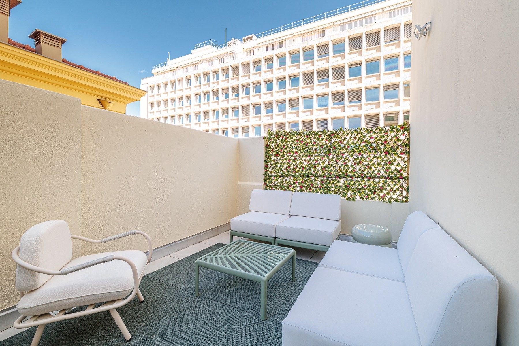 apartment 4 Rooms for sale on NICE (06000)