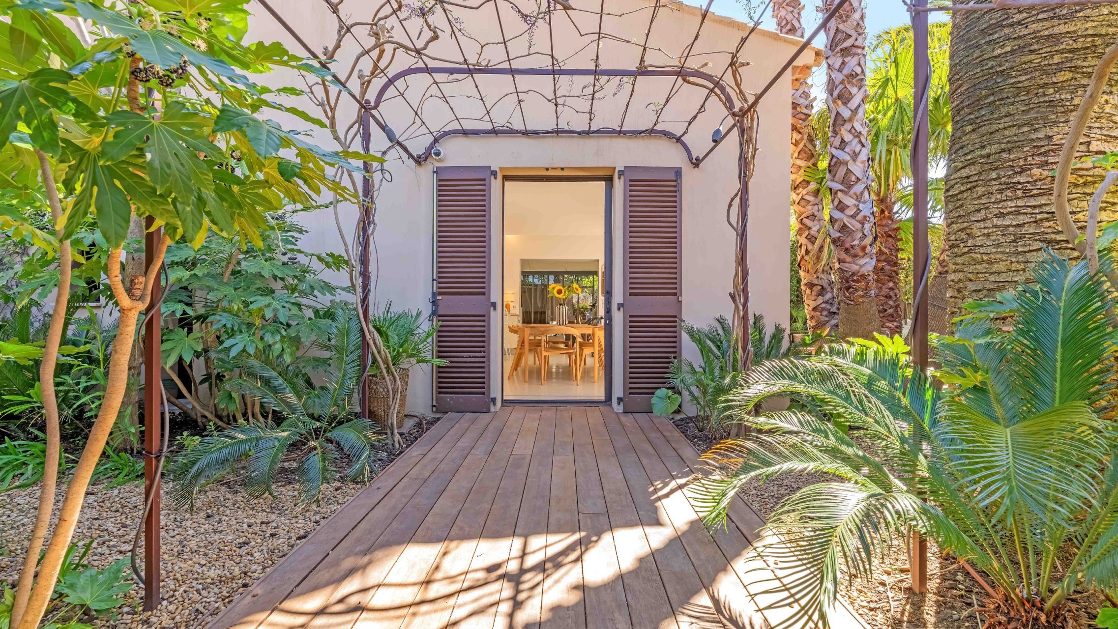 maison 8 Pièces en vente sur ST TROPEZ (83990)