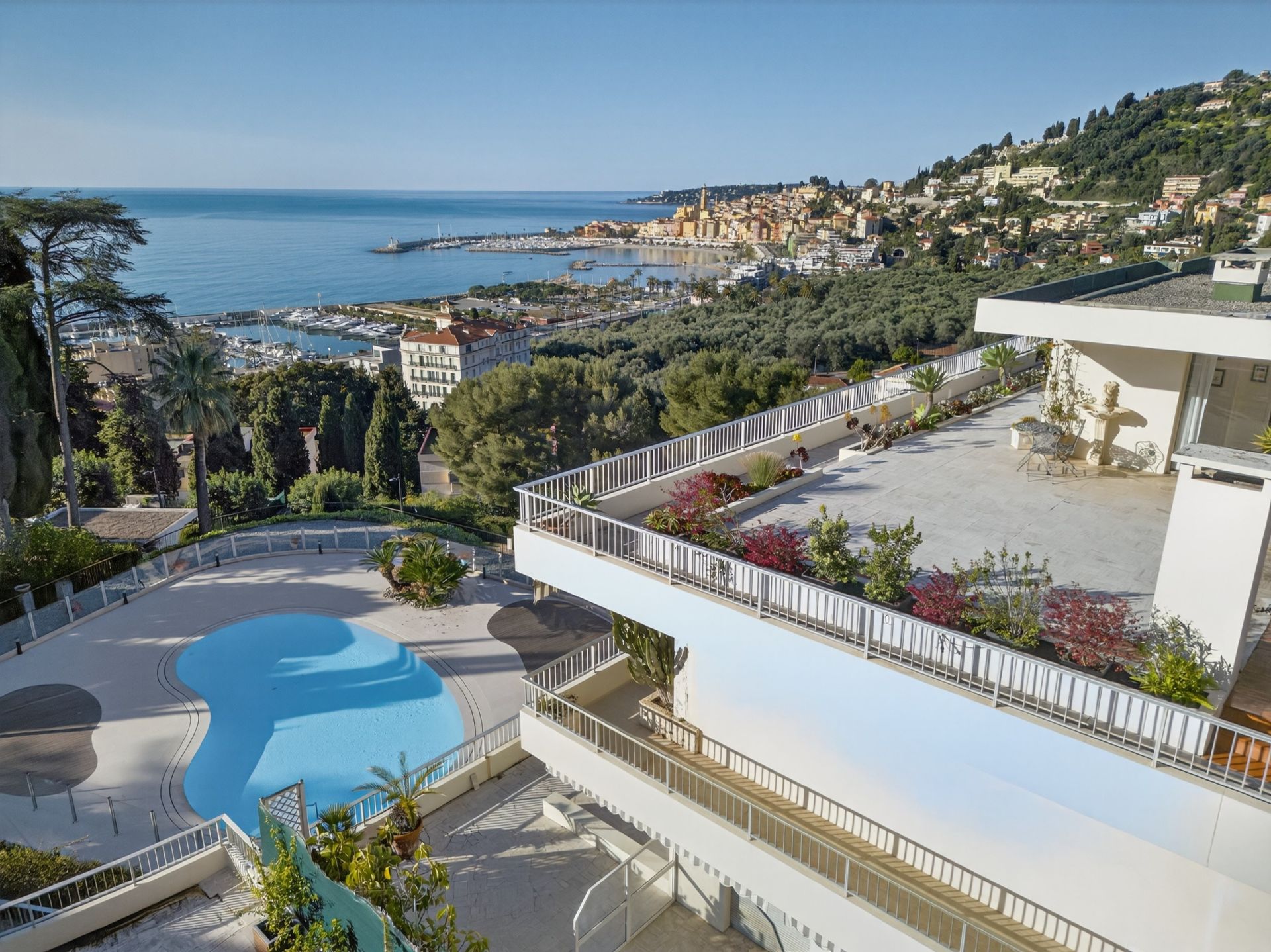 penthouse 7 Rooms for sale on MENTON (06500)