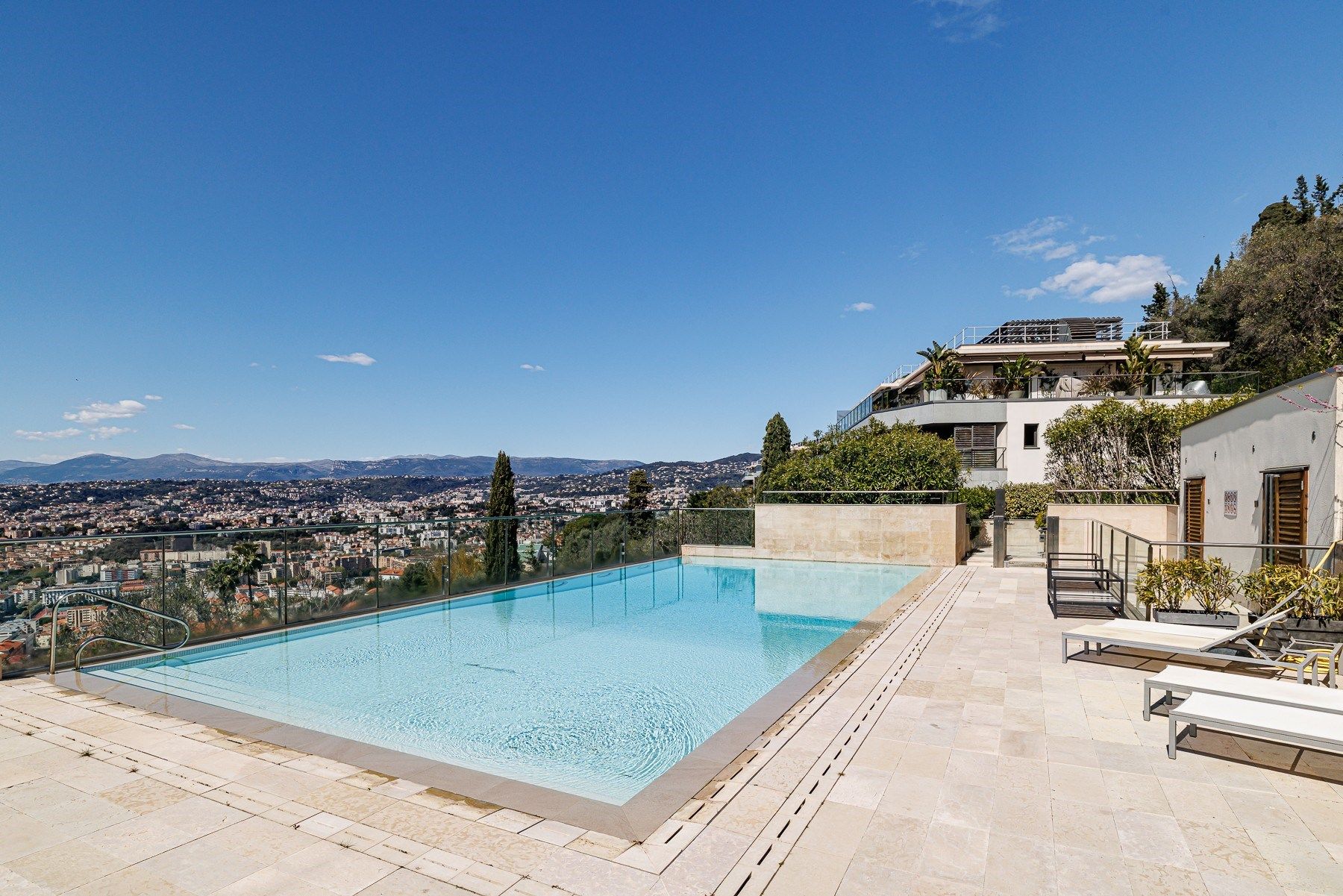 apartment 4 Rooms for sale on NICE (06000)