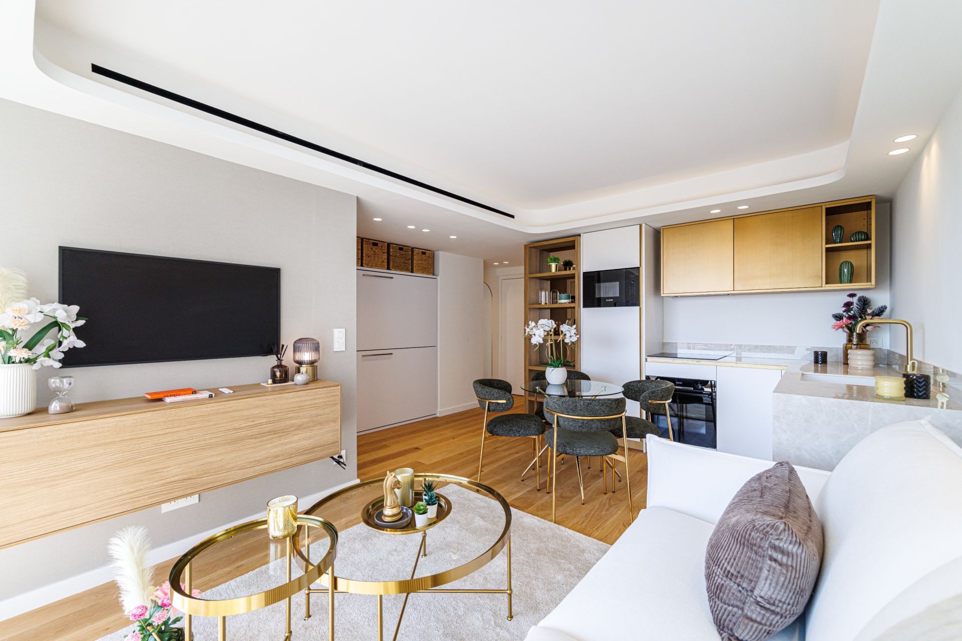 apartment 1 room for sale on CANNES (06400)