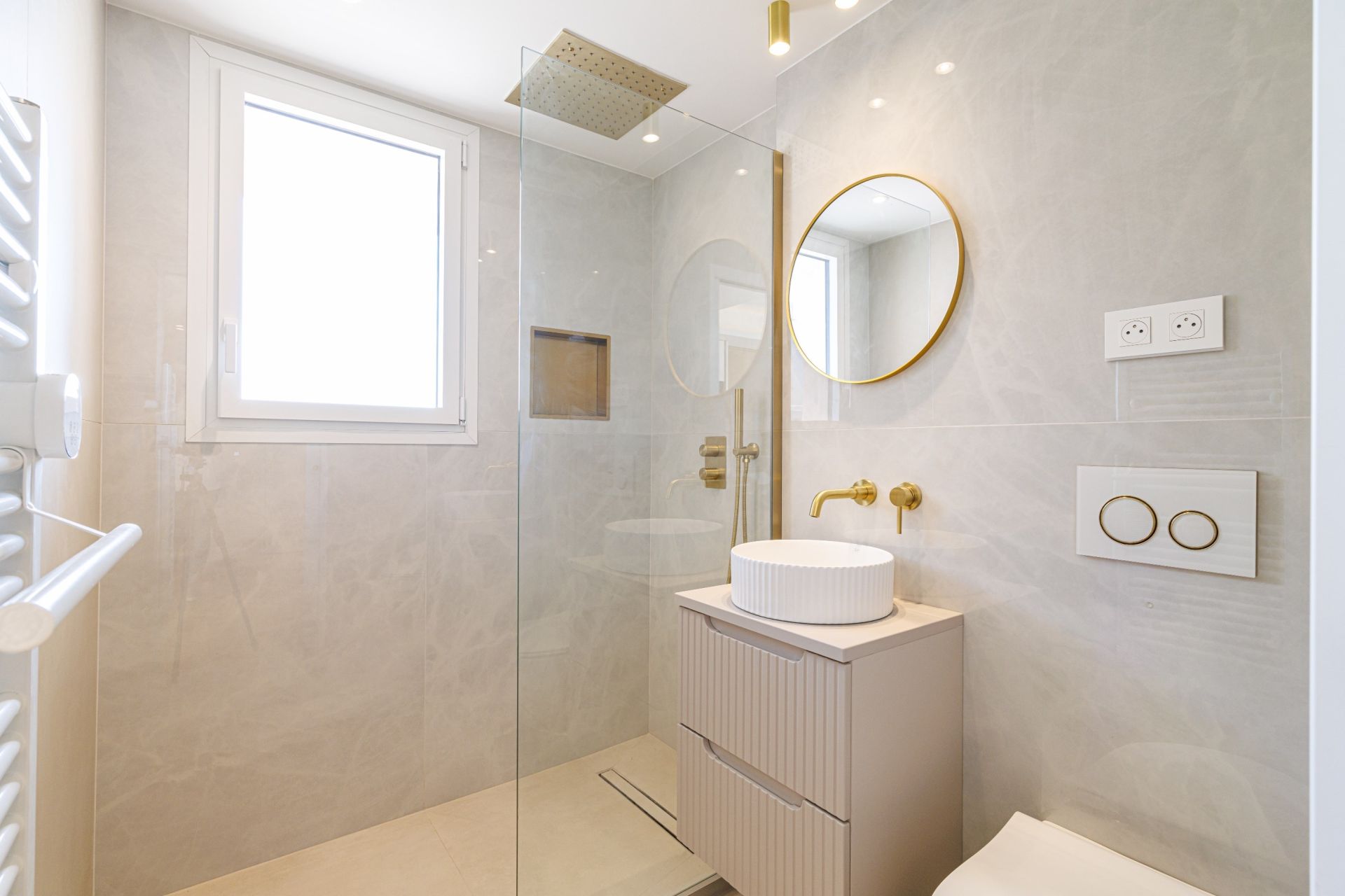 apartment 1 room for sale on CANNES (06400)