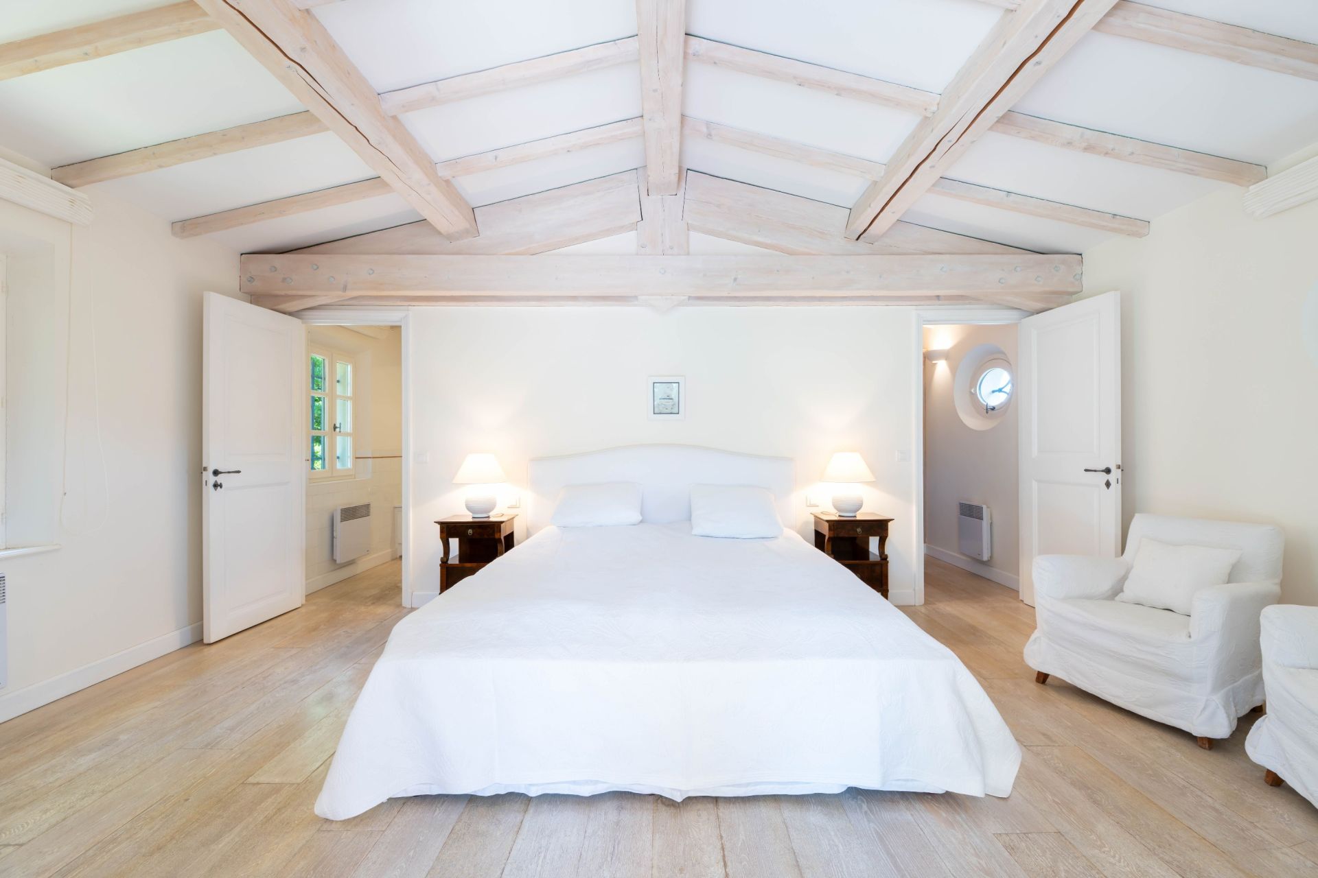 provencal house 6 Rooms for sale on ST TROPEZ (83990)