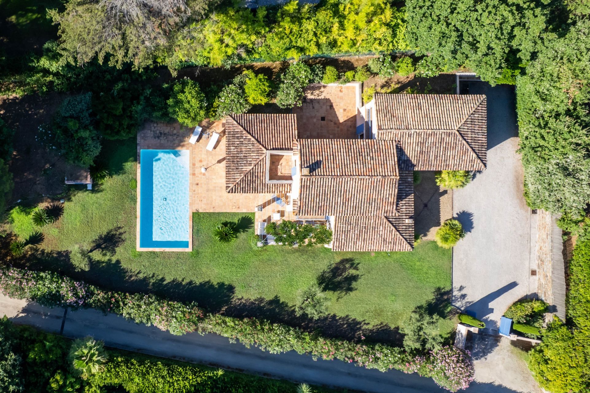 provencal house 6 Rooms for sale on ST TROPEZ (83990)