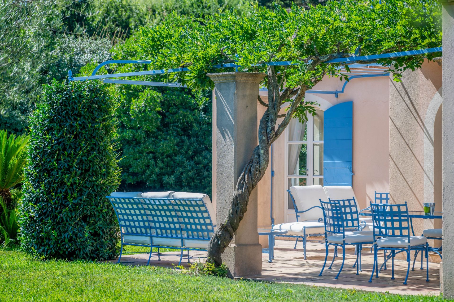 provencal house 6 Rooms for sale on ST TROPEZ (83990)