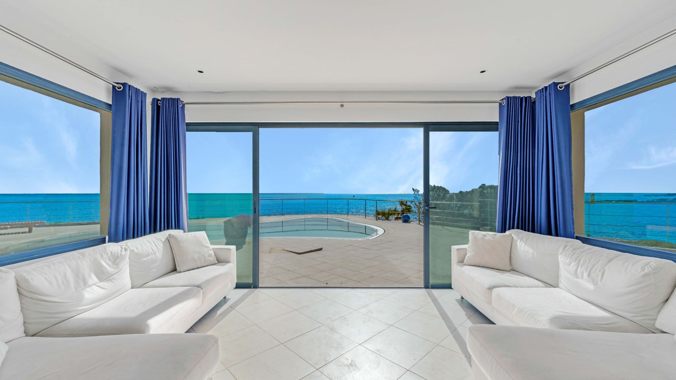 villa 7 Pièces en vente sur LES ISSAMBRES (83380)