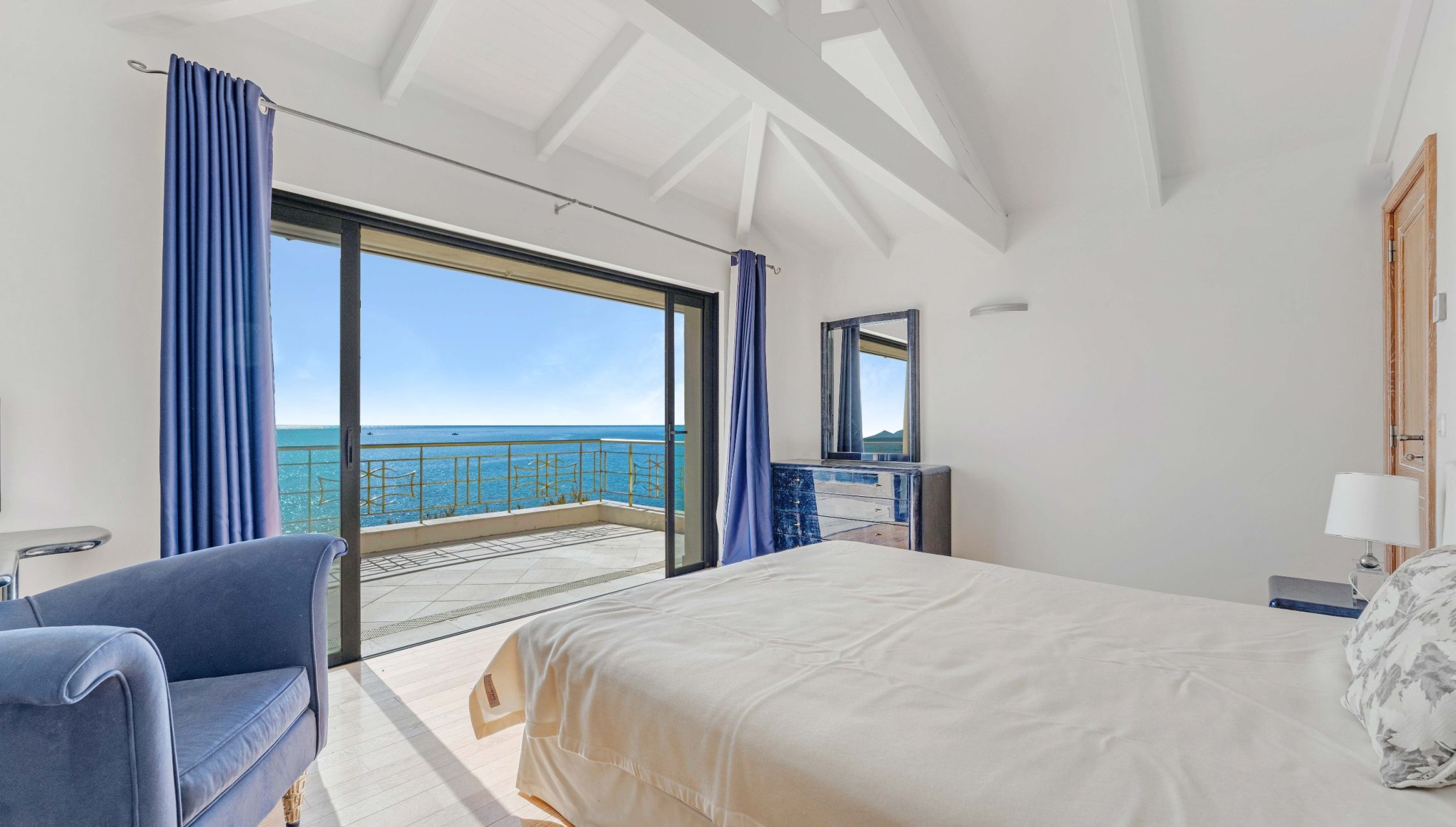 villa 7 Pièces en vente sur LES ISSAMBRES (83380)