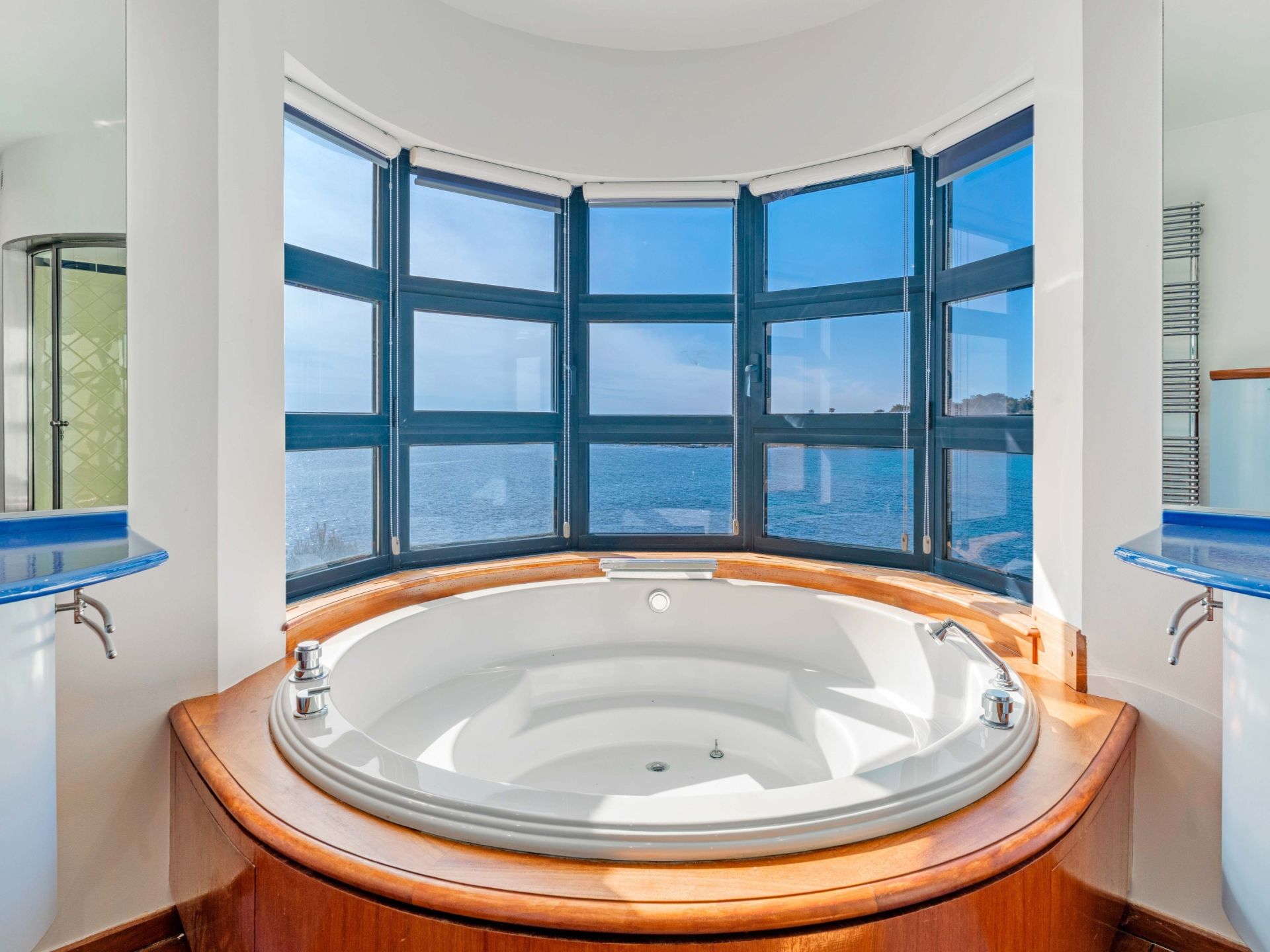 villa 7 Pièces en vente sur LES ISSAMBRES (83380)