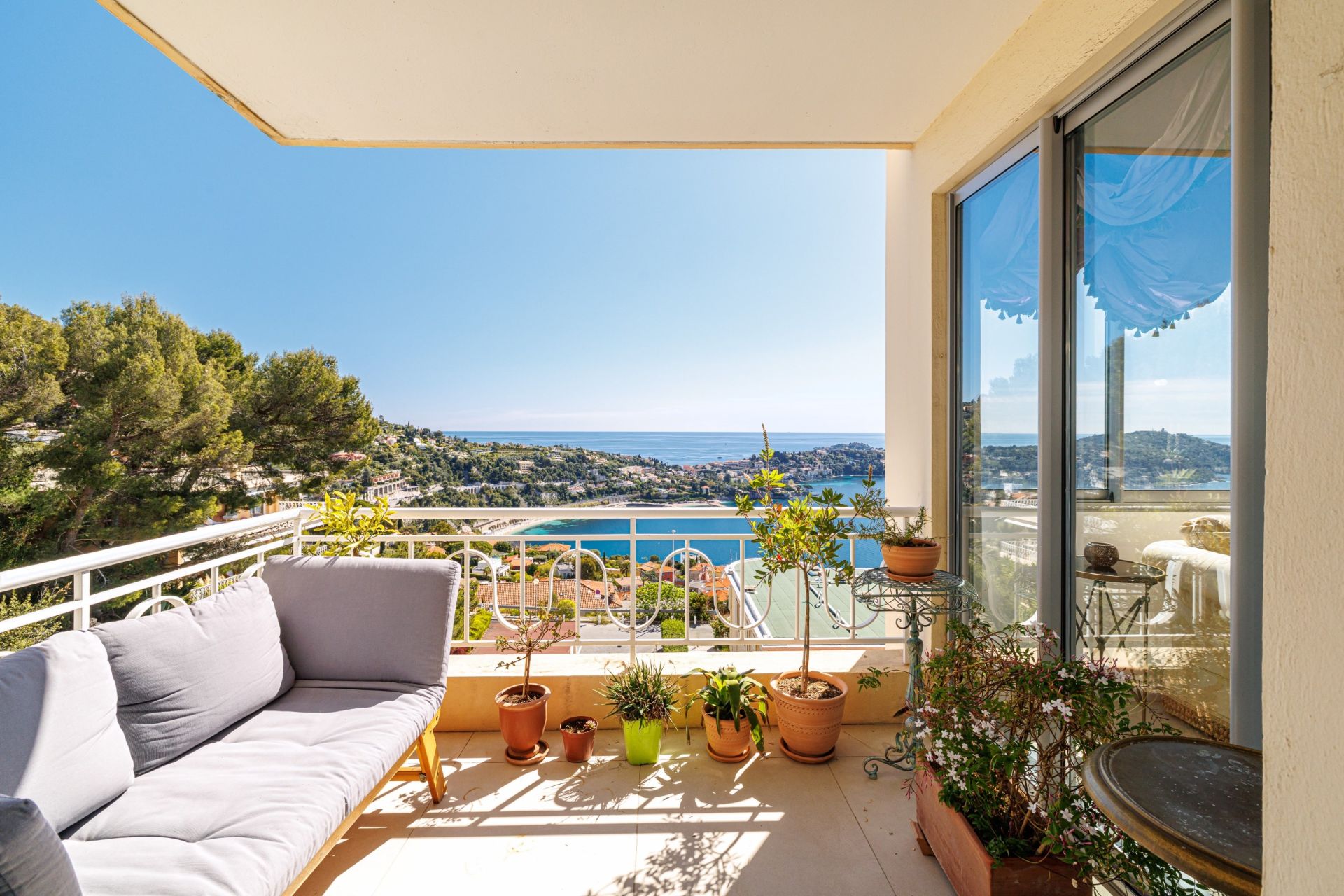 apartment 2 Rooms for sale on VILLEFRANCHE SUR MER (06230)