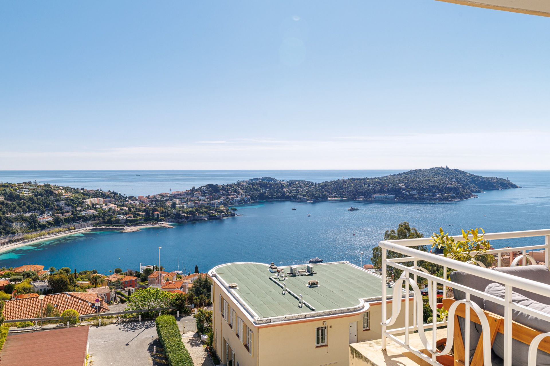 apartment 2 Rooms for sale on VILLEFRANCHE SUR MER (06230)