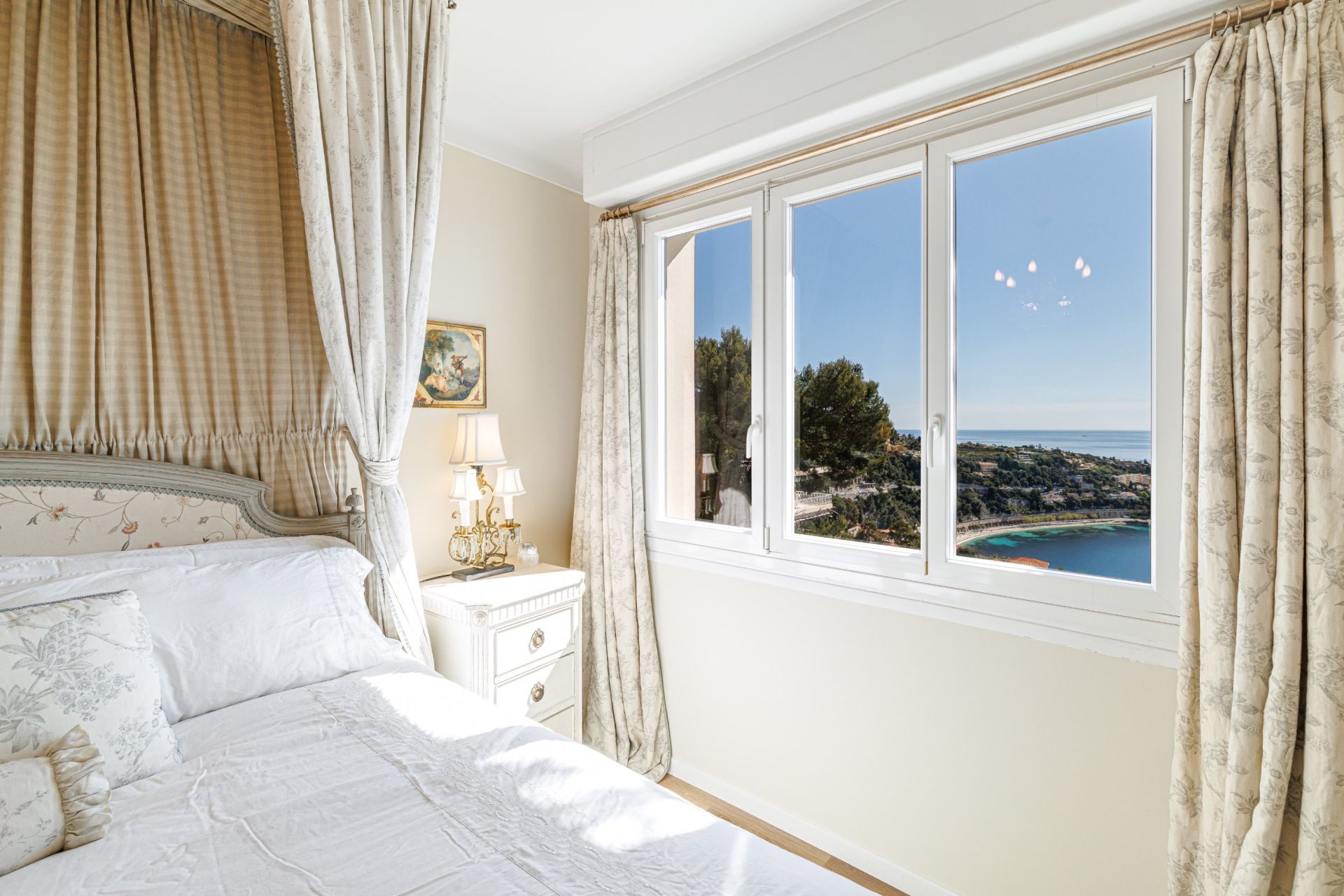 apartment 2 Rooms for sale on VILLEFRANCHE SUR MER (06230)