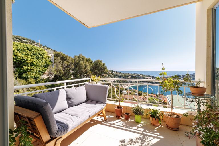 apartment 2 Rooms for sale on VILLEFRANCHE SUR MER (06230)